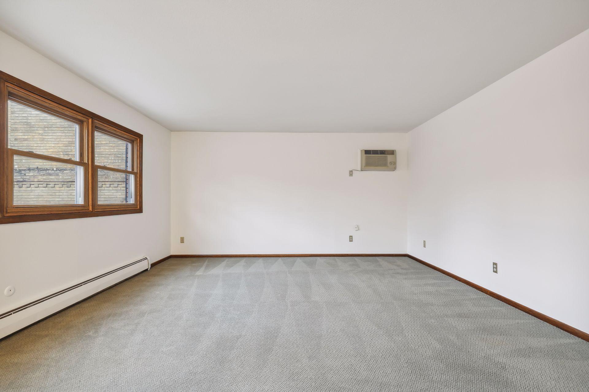 456 Summit Avenue Unit: 202