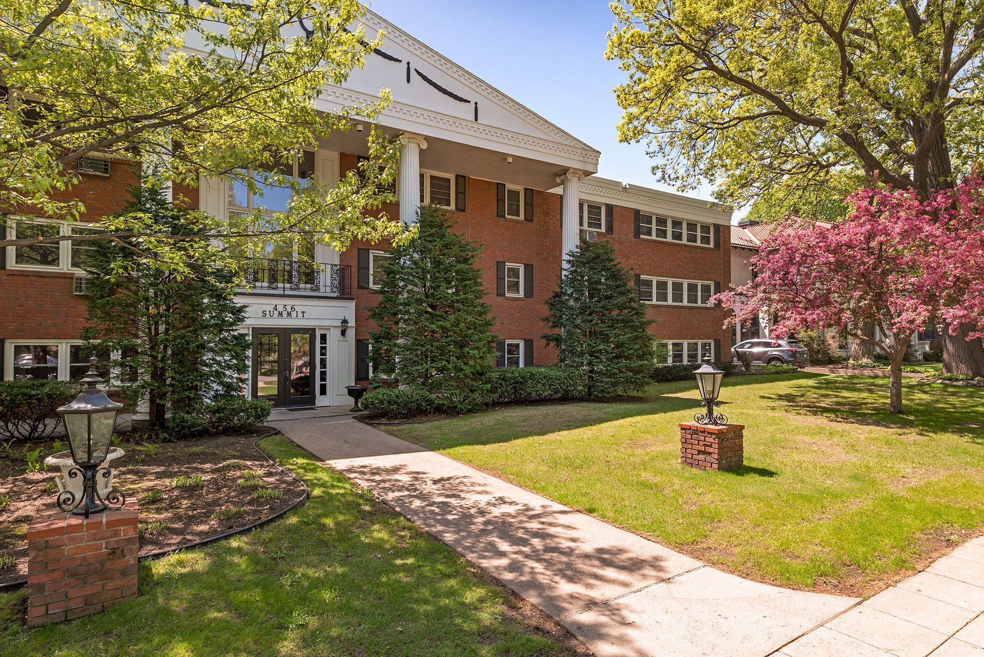 456 Summit Avenue Unit: 202
