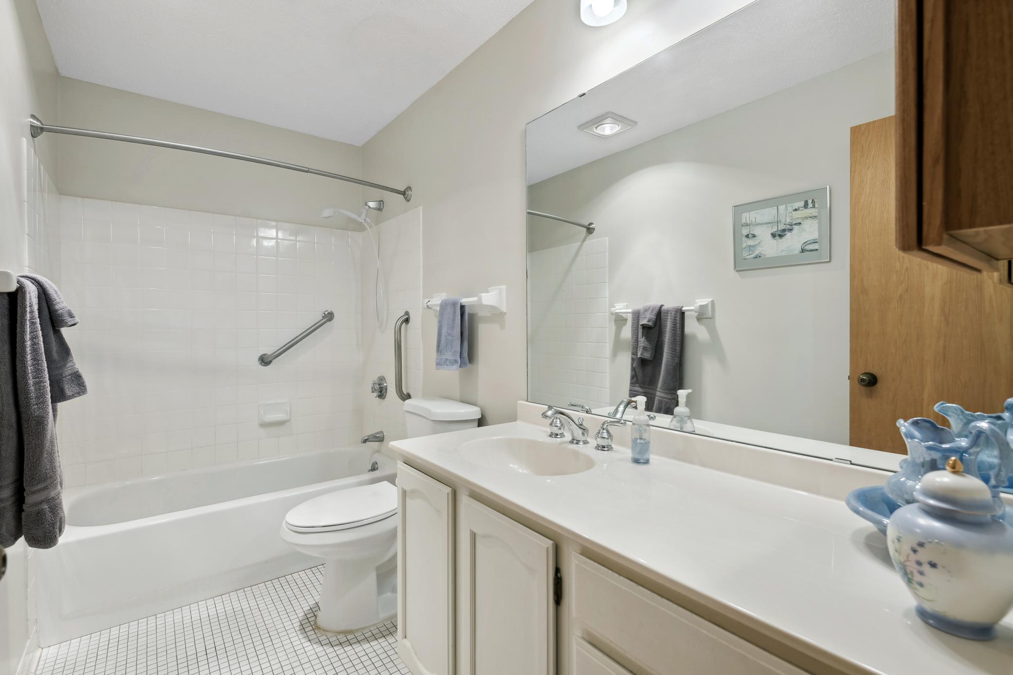 2275 Youngman Avenue Unit: 303W