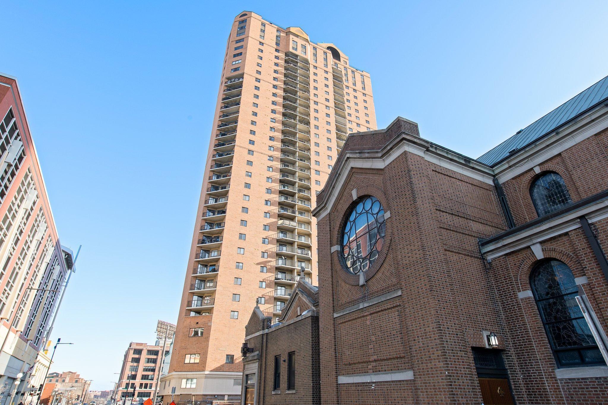 78 10th Street E Unit: 1010