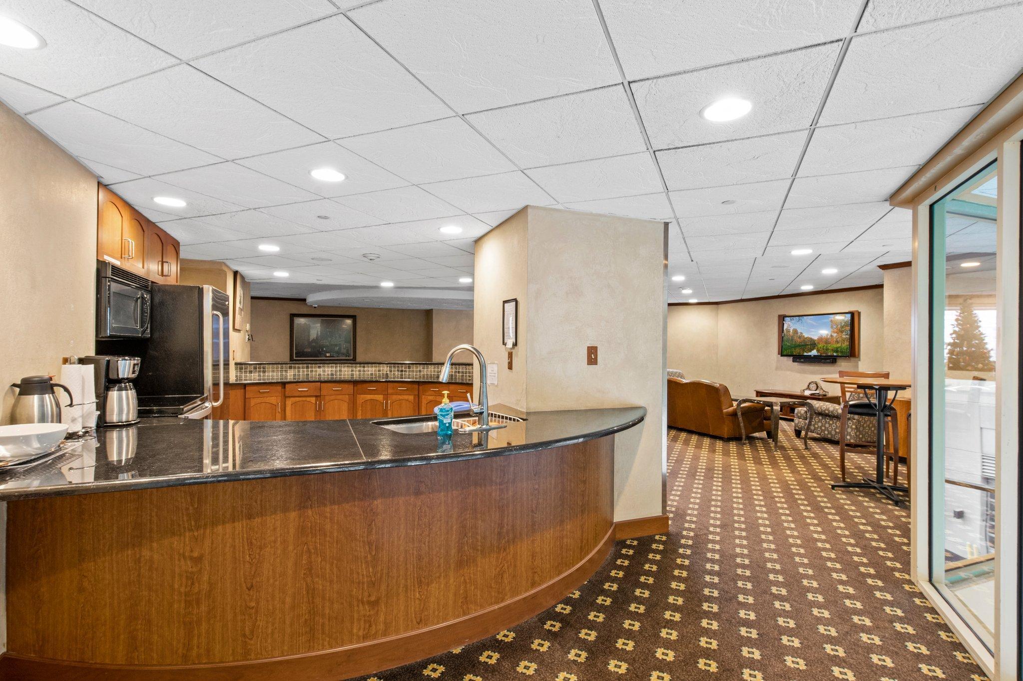 78 10th Street E Unit: 1010