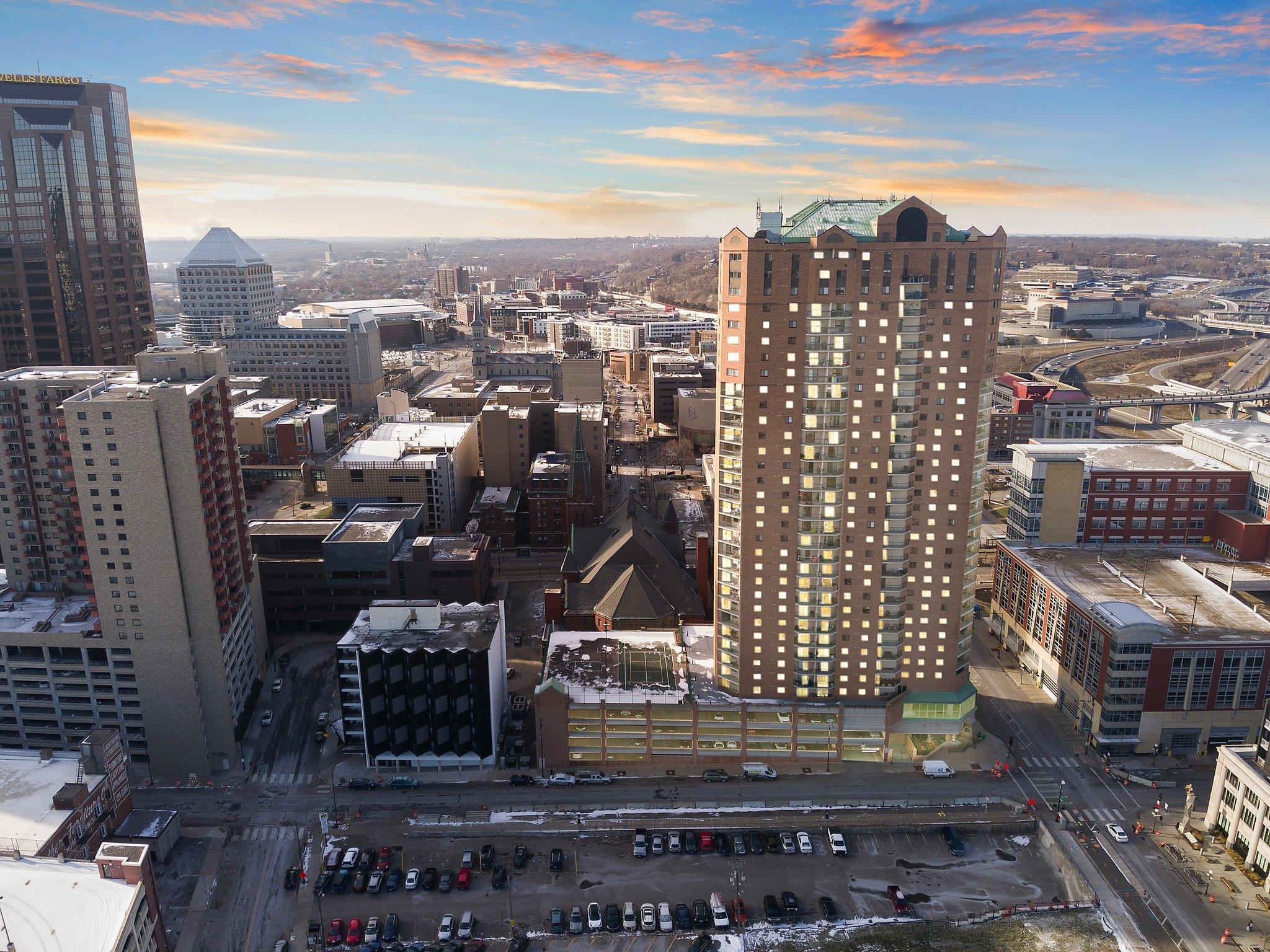 78 10th Street E Unit: 1010