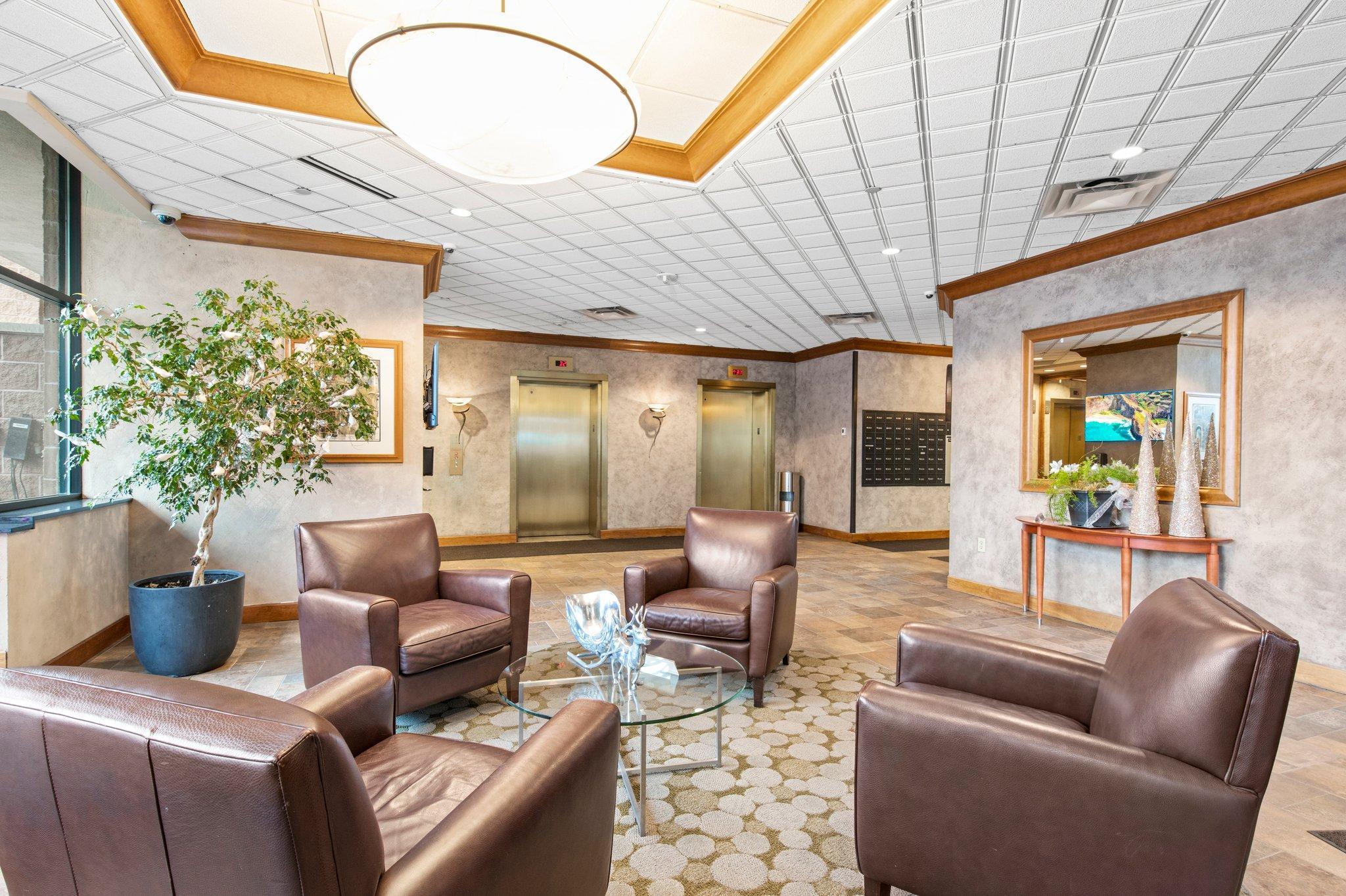 78 10th Street E Unit: 1010
