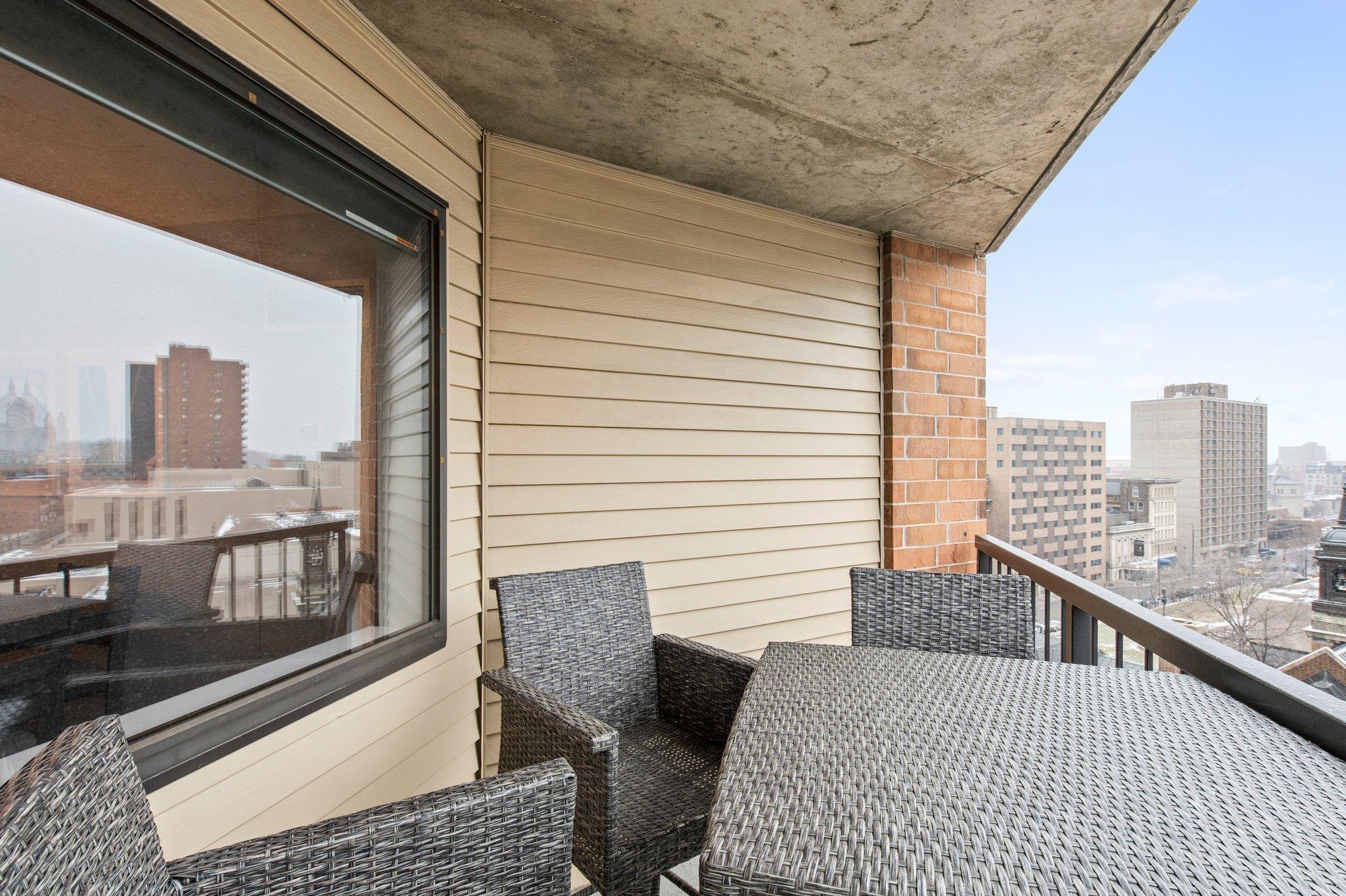 78 10th Street E Unit: 1010