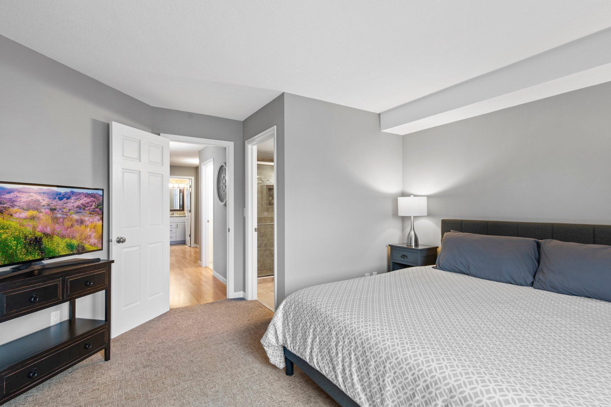 78 10th Street E Unit: 1010