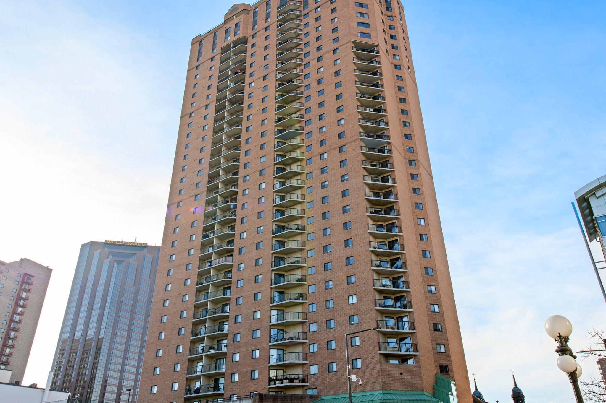 78 10th Street E Unit: 1010