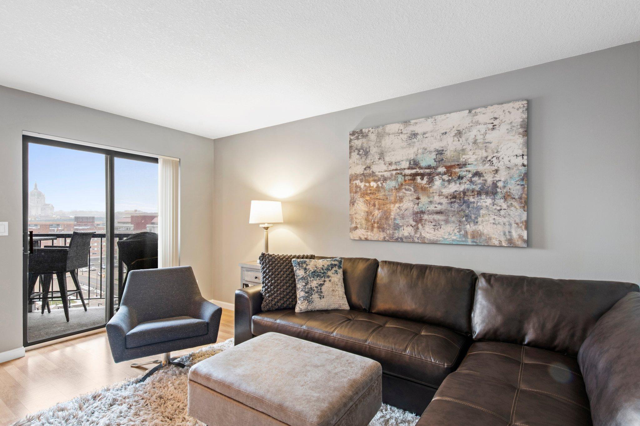 78 10th Street E Unit: 1010