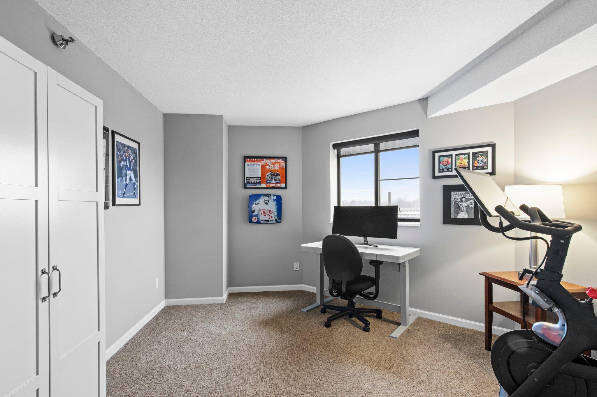 78 10th Street E Unit: 1010