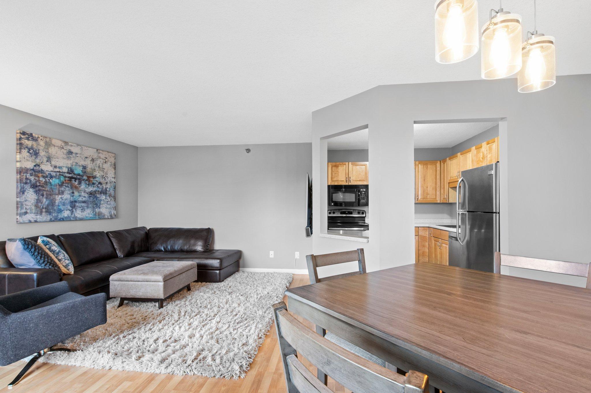 78 10th Street E Unit: 1010