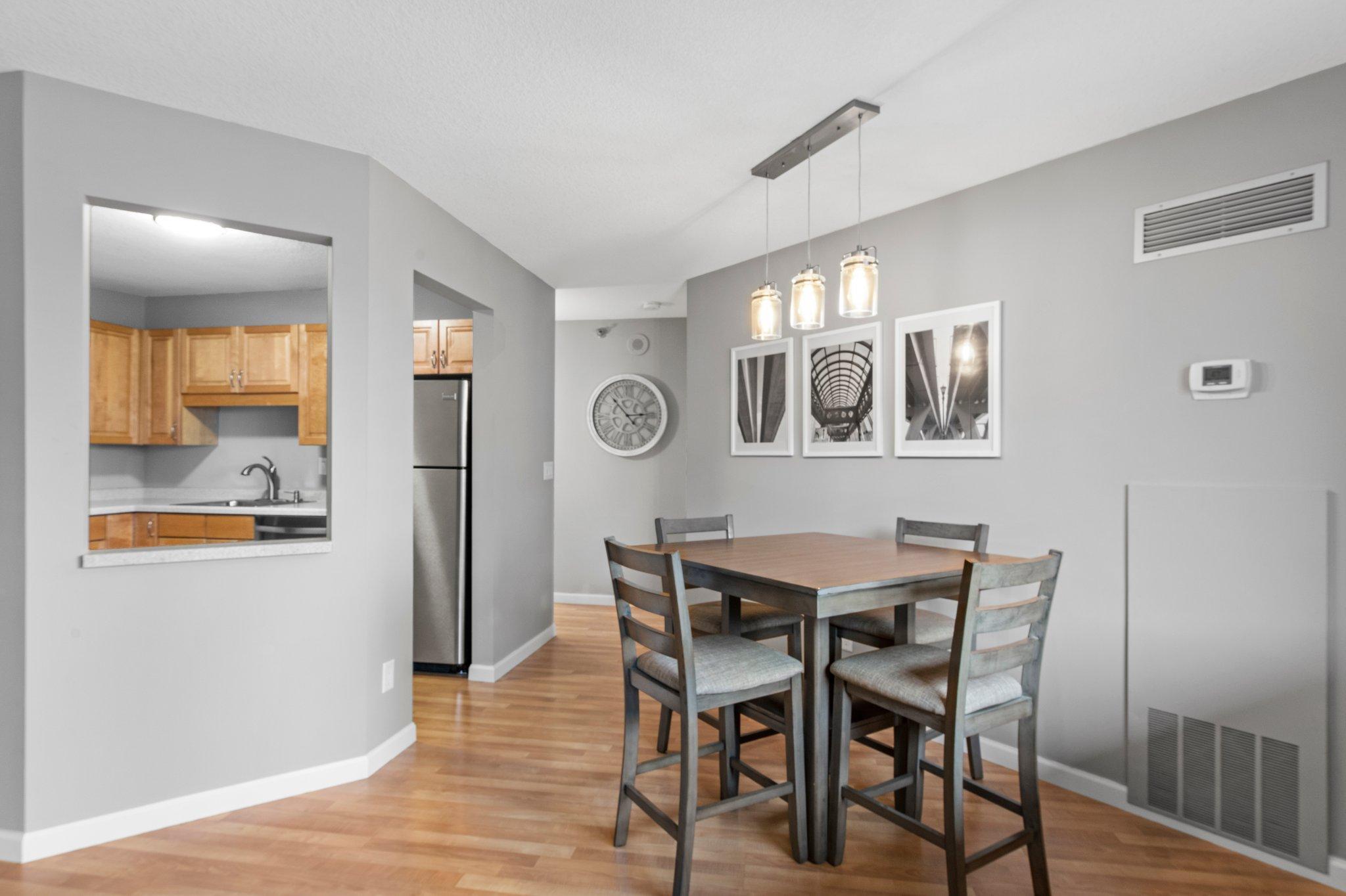 78 10th Street E Unit: 1010