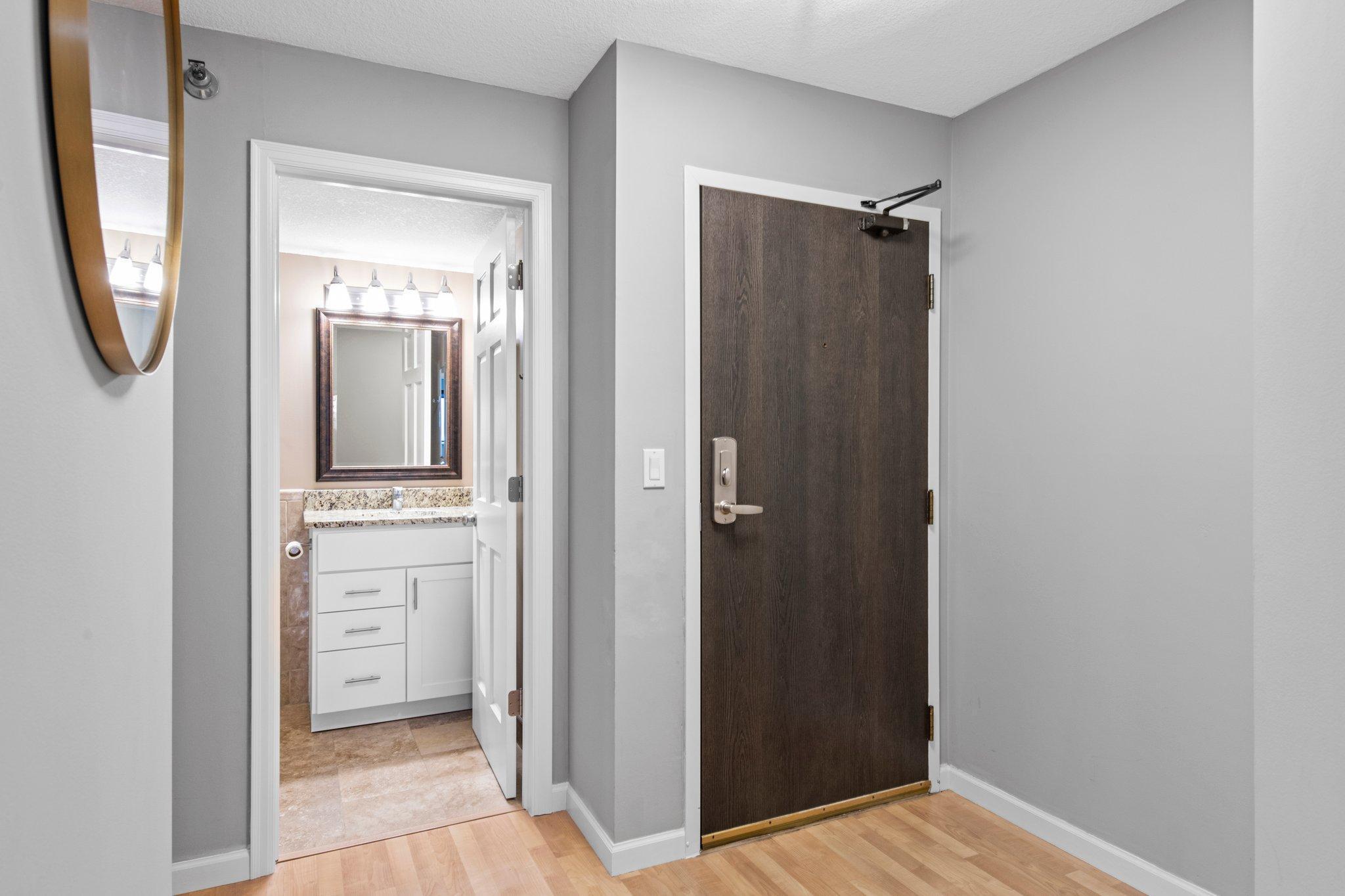 78 10th Street E Unit: 1010