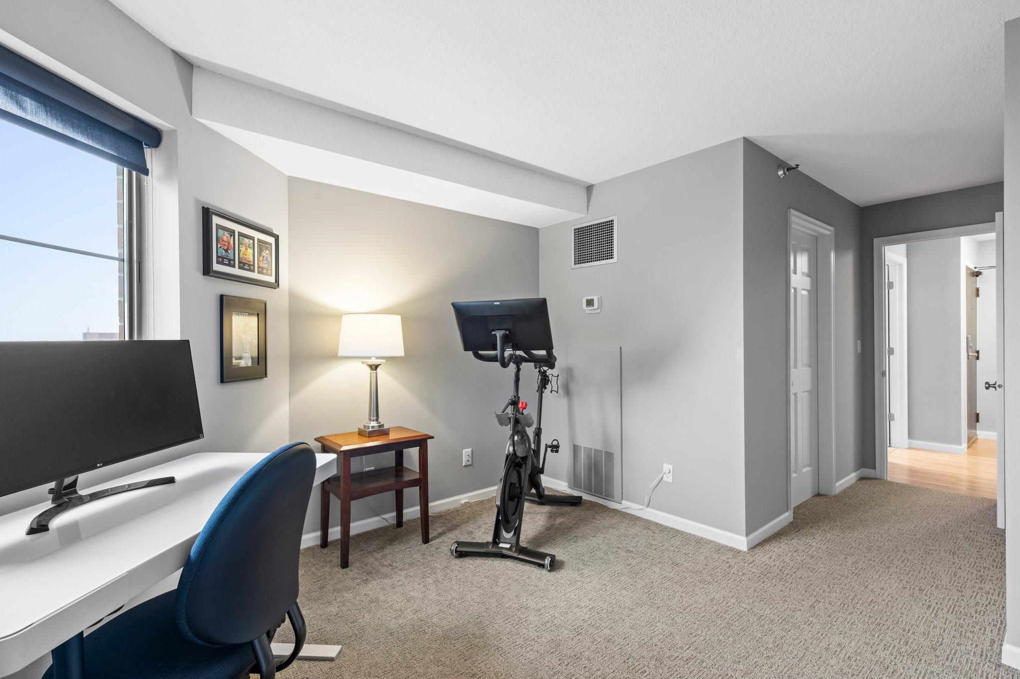 78 10th Street E Unit: 1010