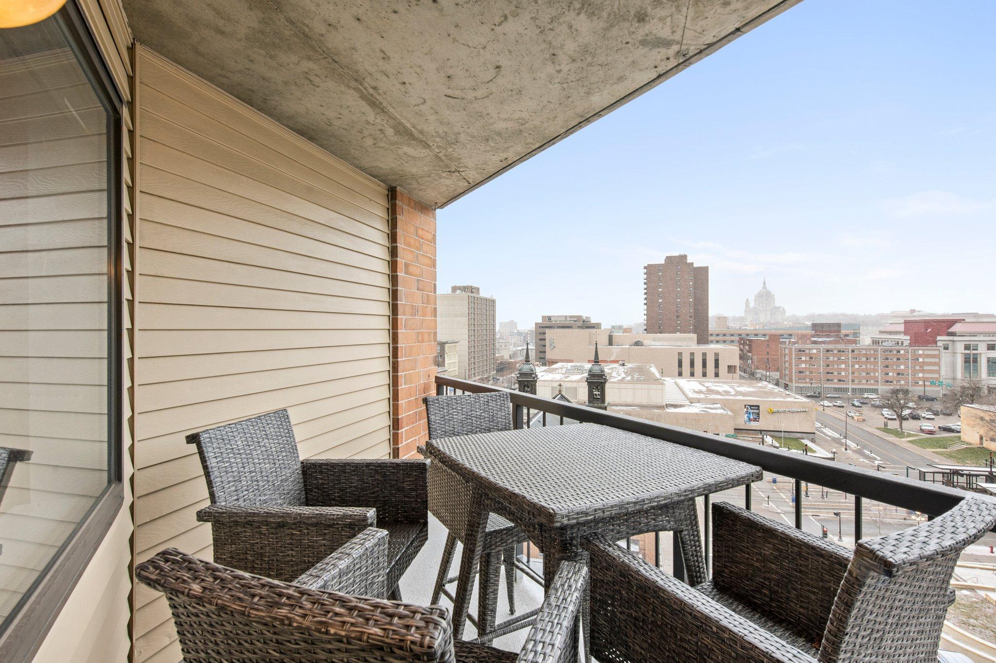 78 10th Street E Unit: 1010