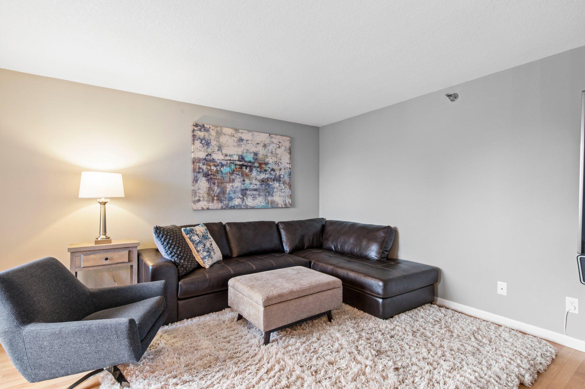 78 10th Street E Unit: 1010