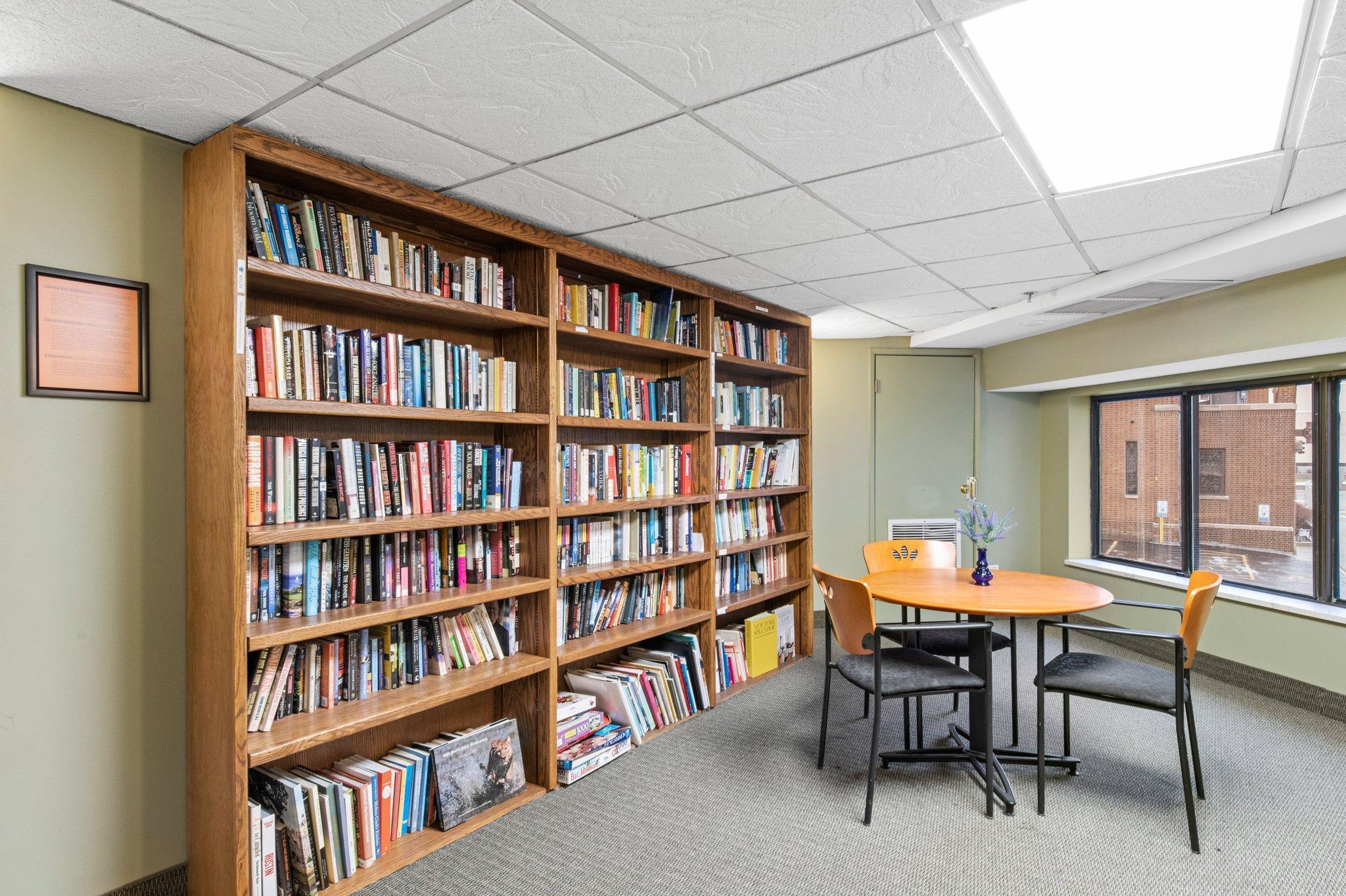 78 10th Street E Unit: 1010