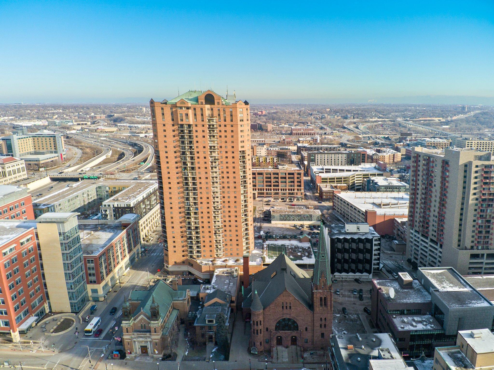 78 10th Street E Unit: 1010