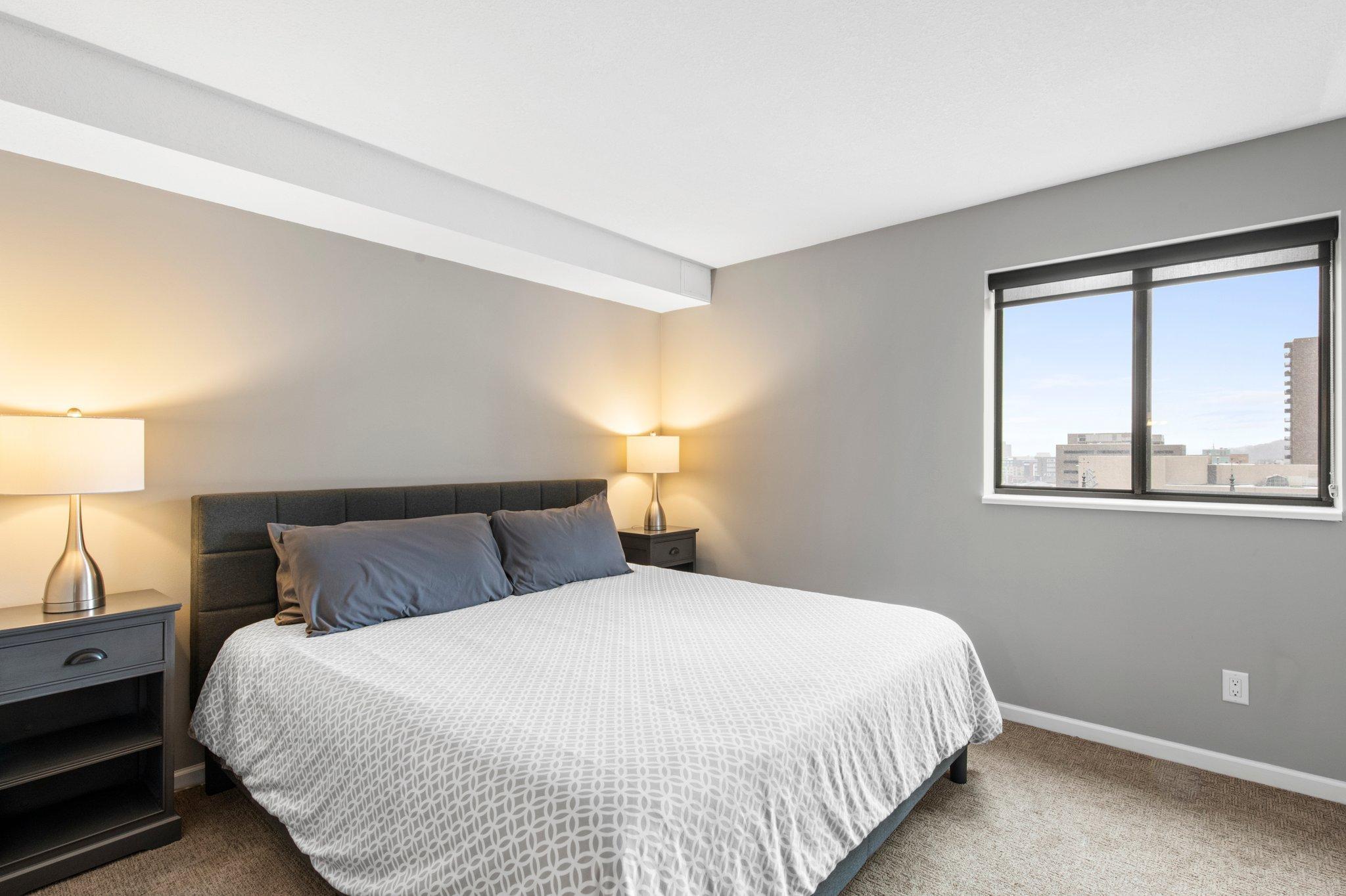 78 10th Street E Unit: 1010
