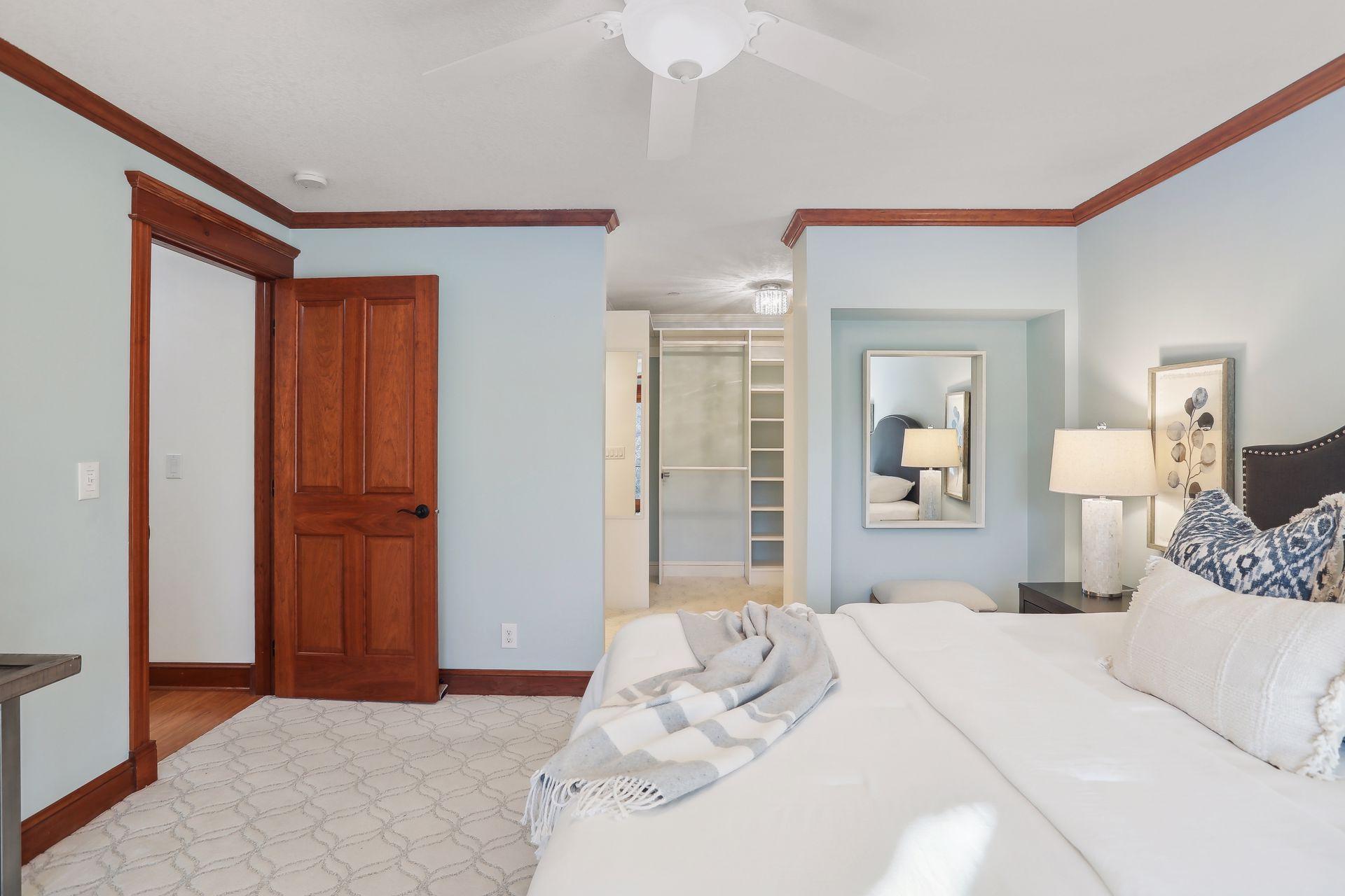 1666 Coffman Street Unit: 207