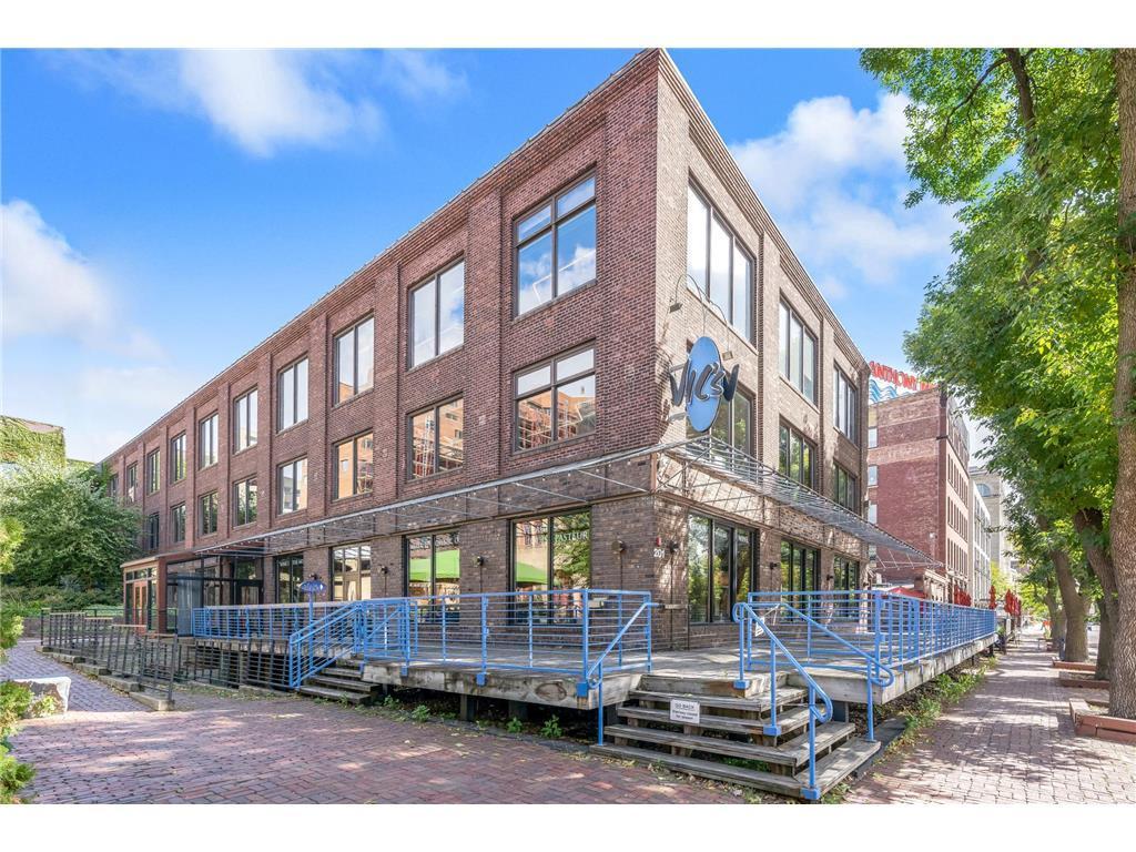 20 2nd Street NE Unit: P1205