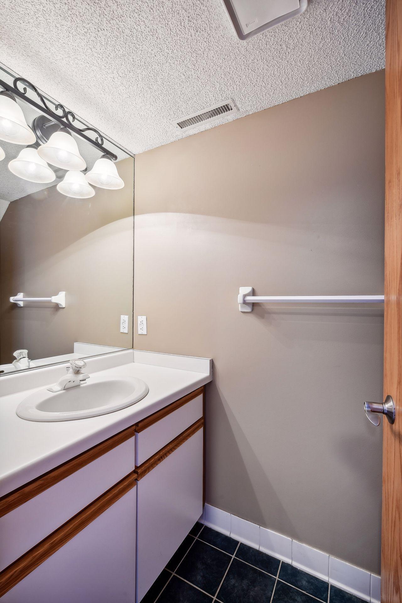 15715 24th Avenue N Unit: G