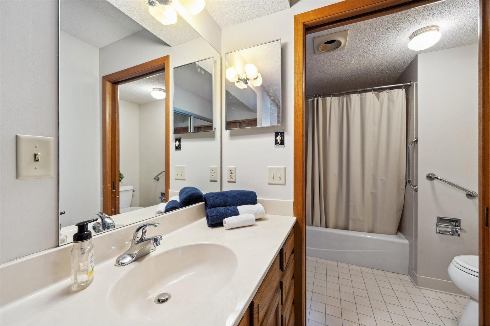 1666 Coffman Street Unit: 127