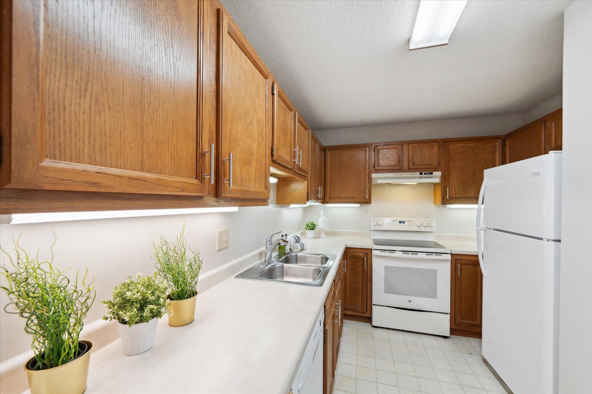 1666 Coffman Street Unit: 127