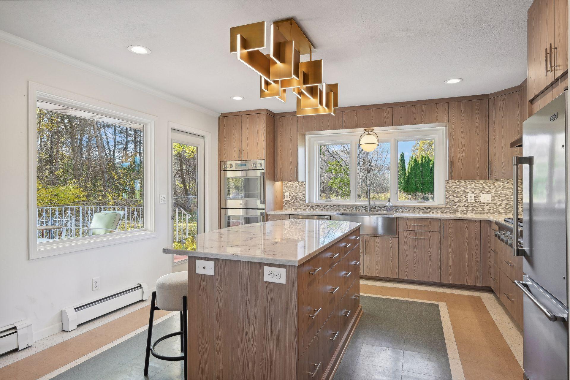 13731 Vinewood Lane N