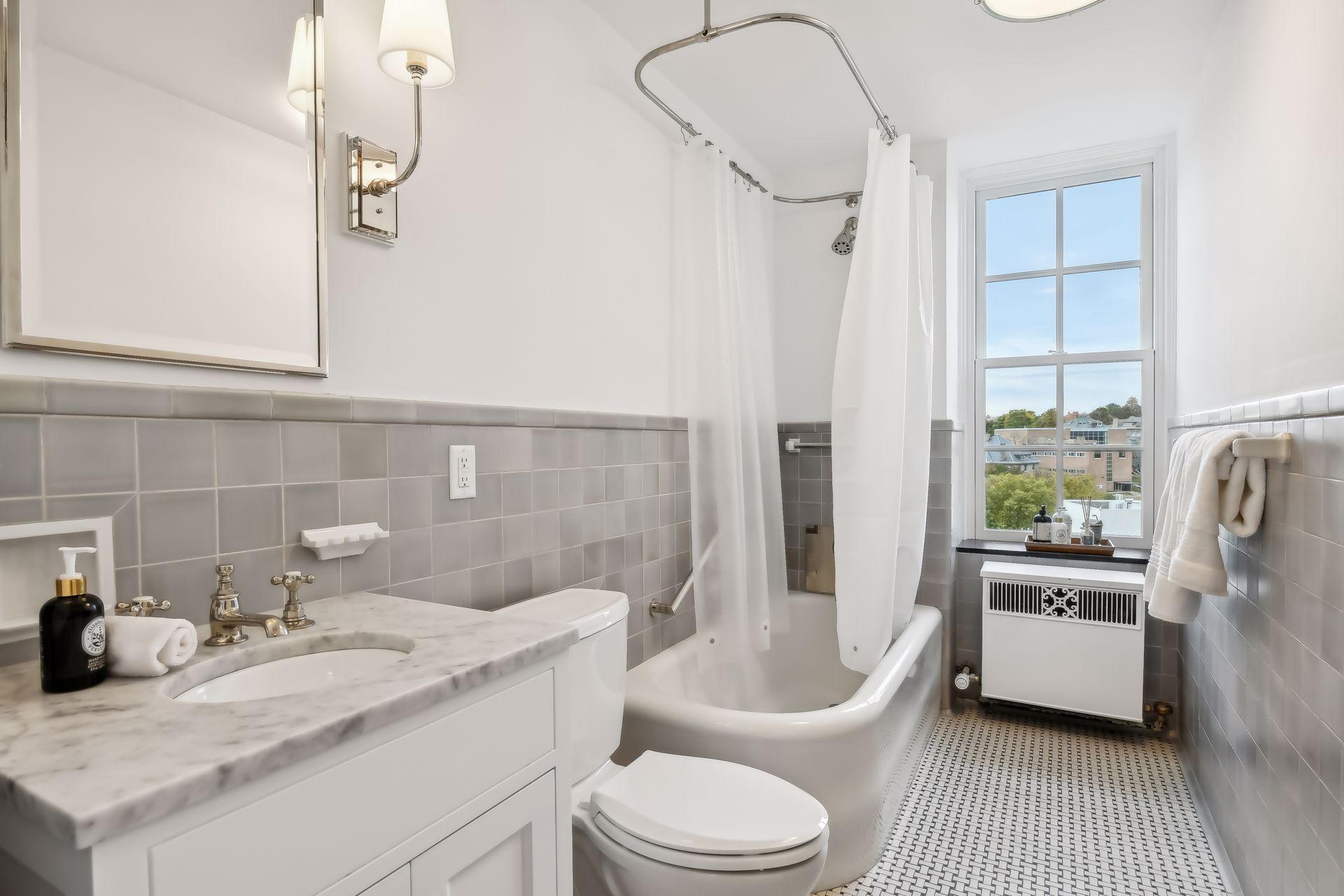 510 Groveland Avenue Unit: 526
