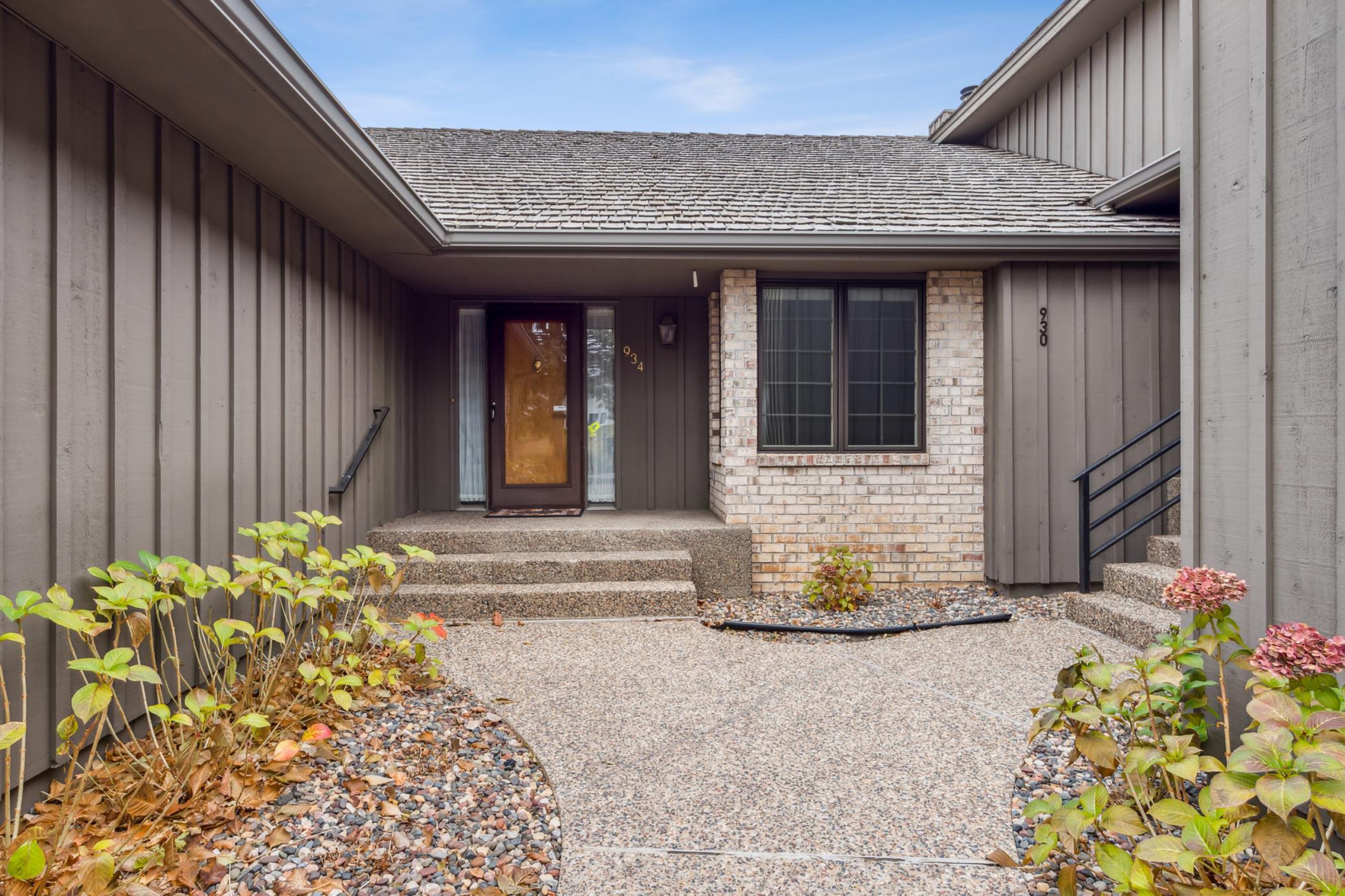 934 S Highview Circle