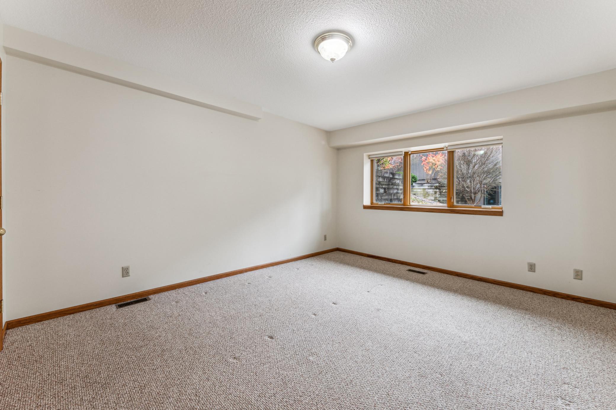 934 S Highview Circle