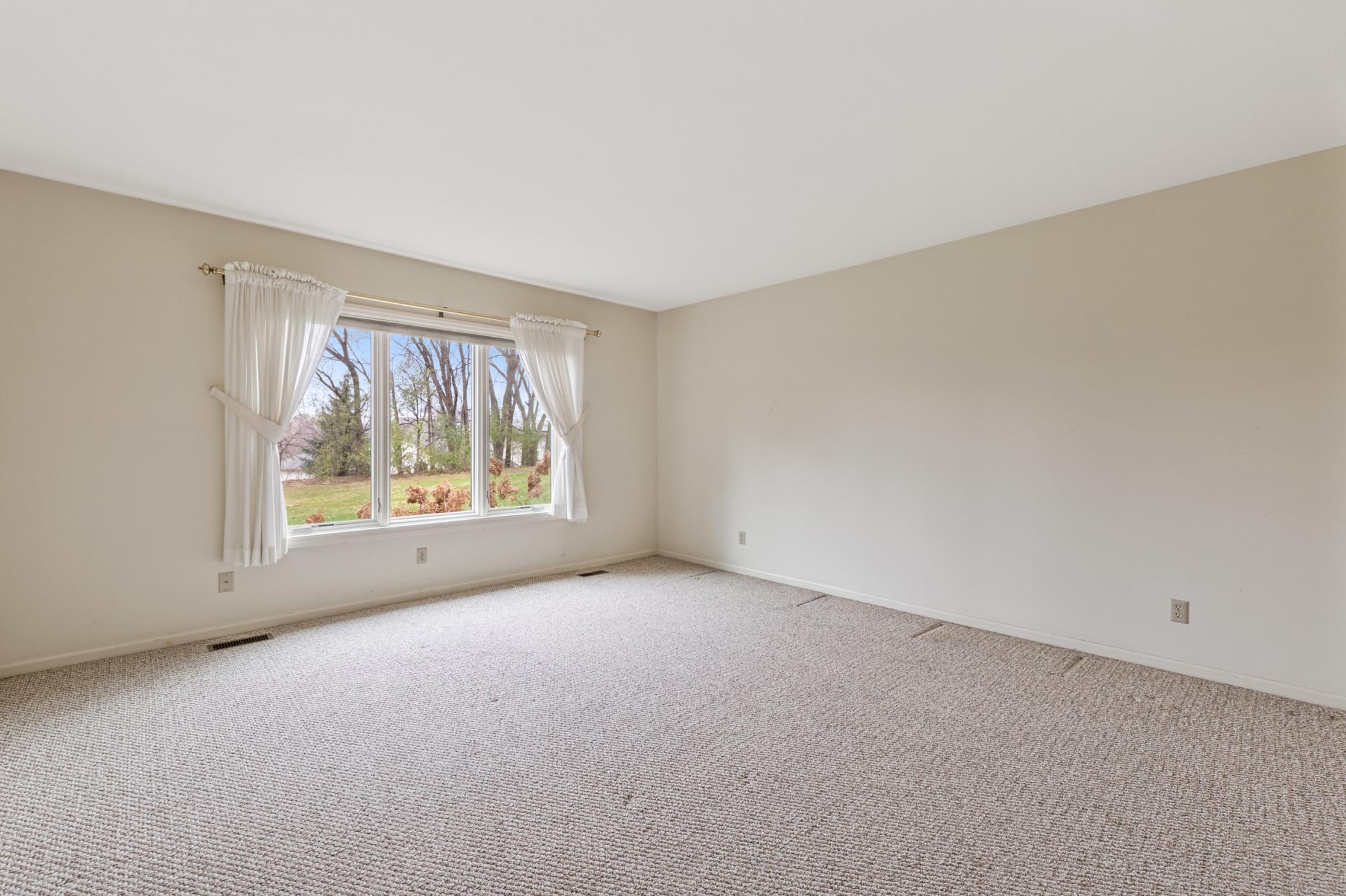 934 S Highview Circle