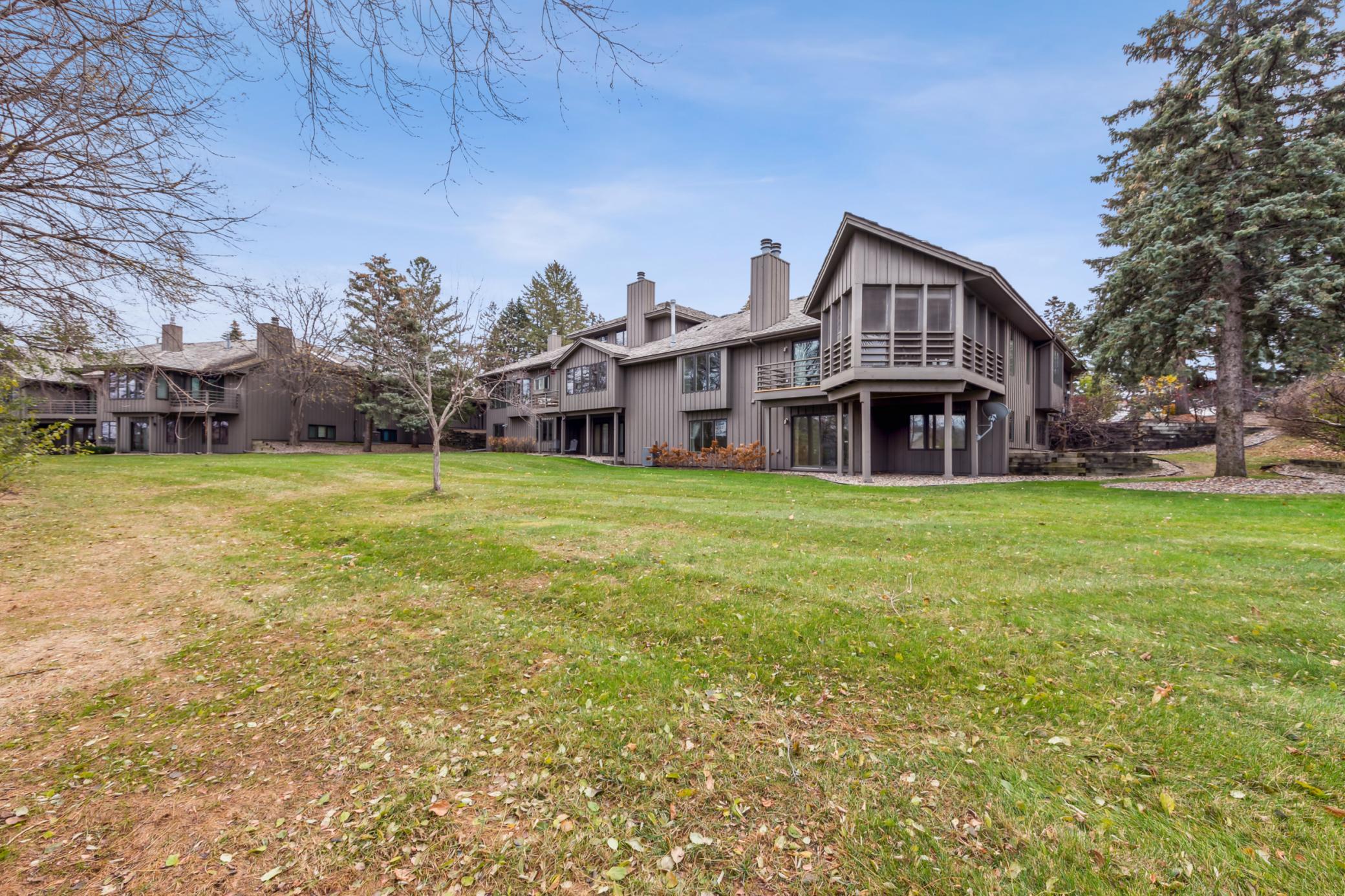 934 S Highview Circle