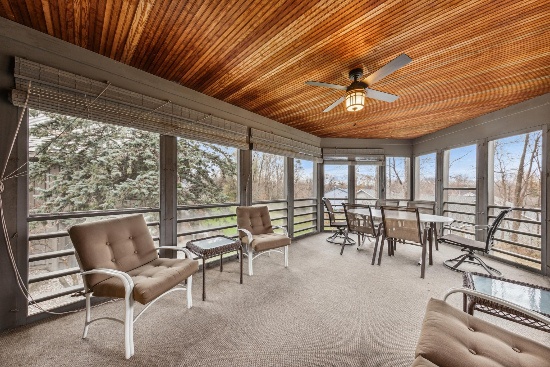 934 S Highview Circle
