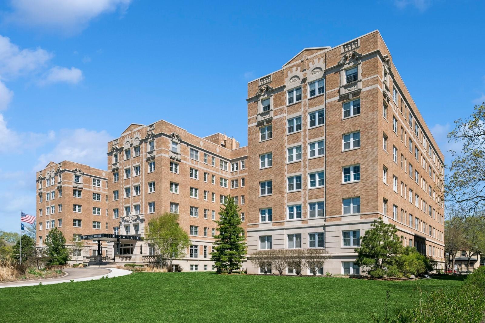 2615 Park Avenue Unit: 120