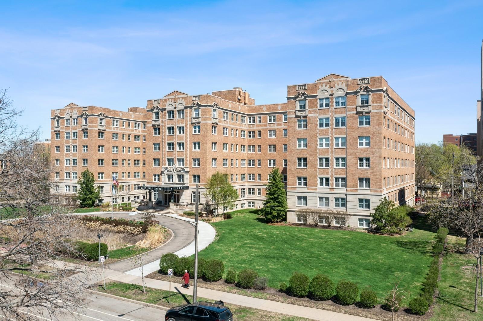2615 Park Avenue Unit: 120
