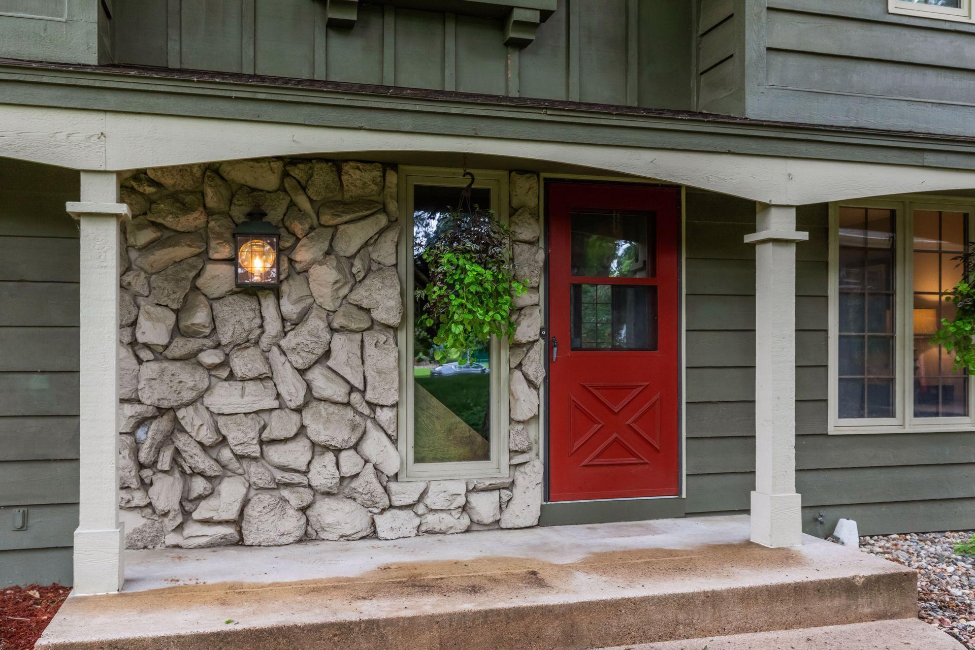 2700 Isle Royale Court