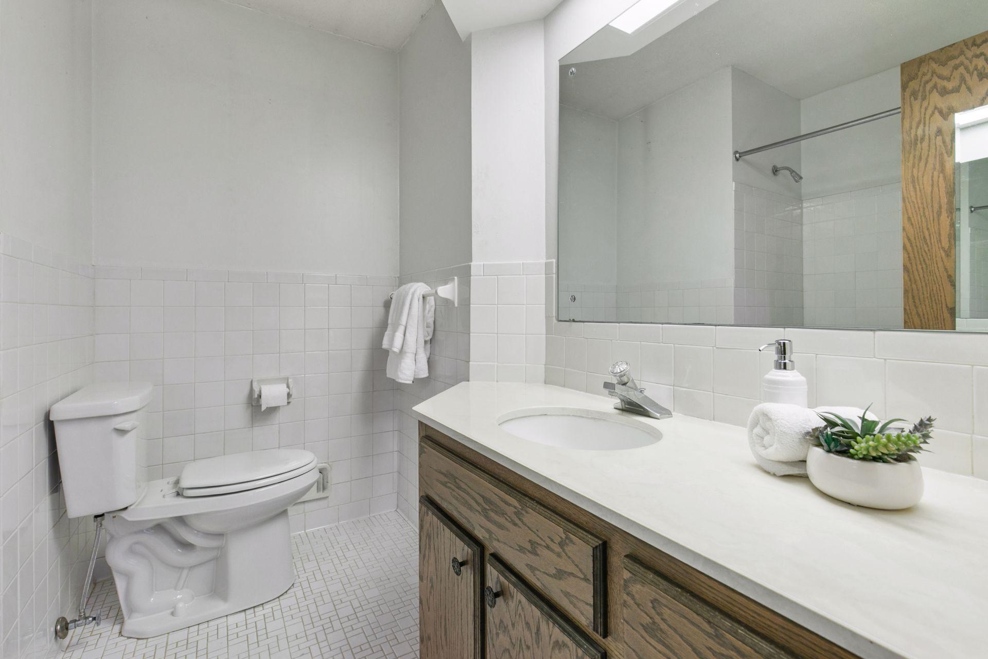 2700 Isle Royale Court