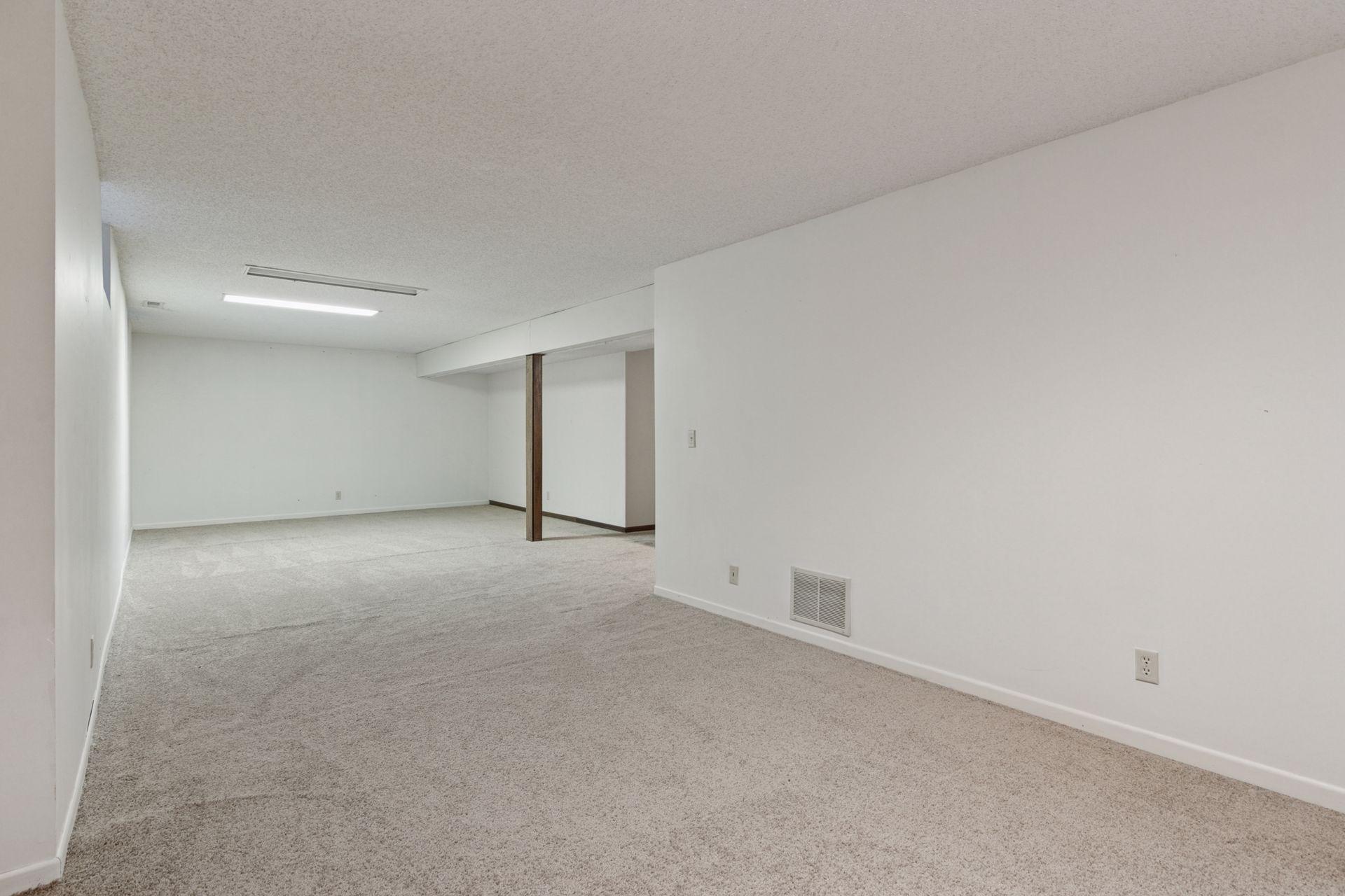 2700 Isle Royale Court