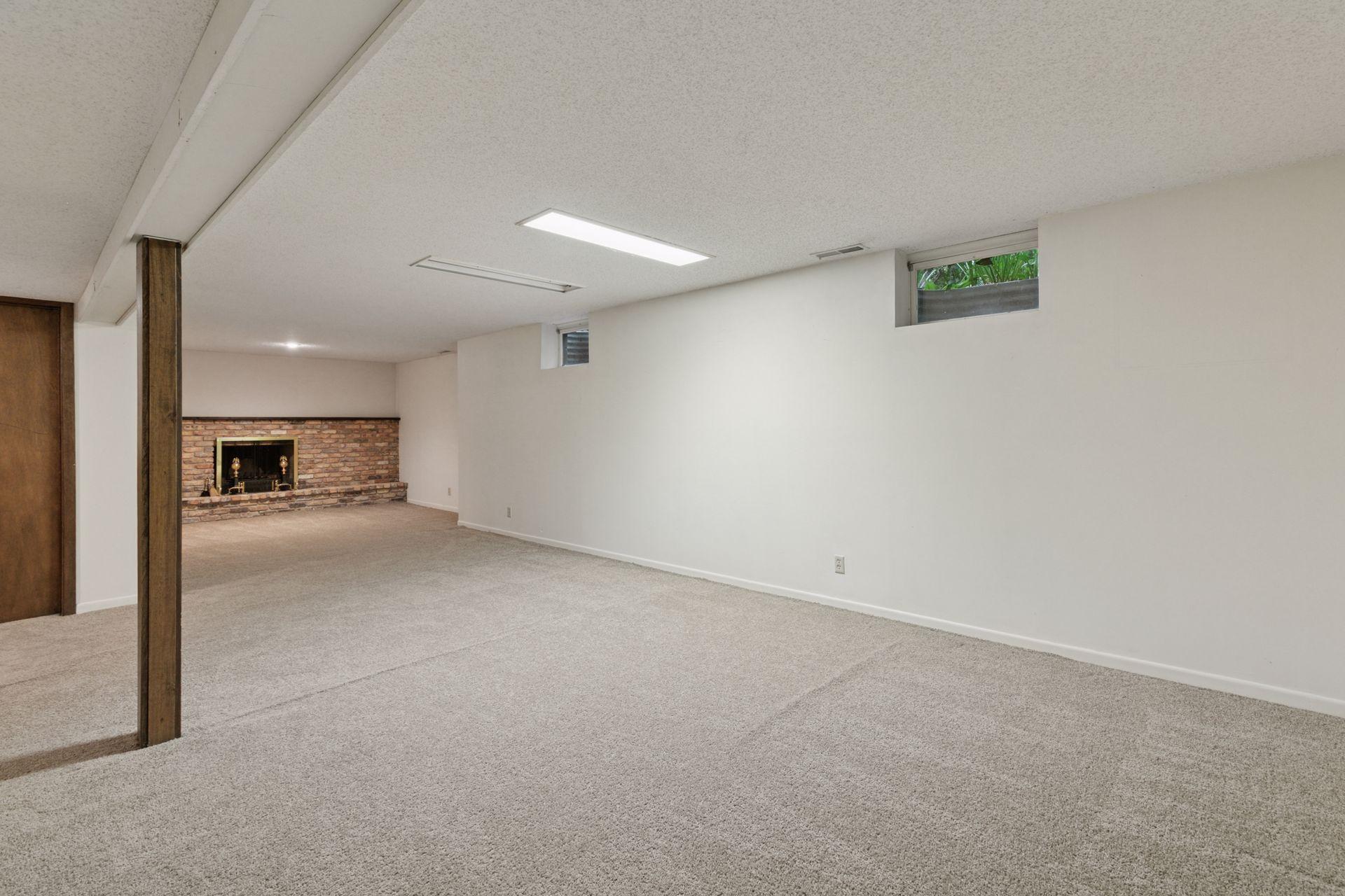 2700 Isle Royale Court
