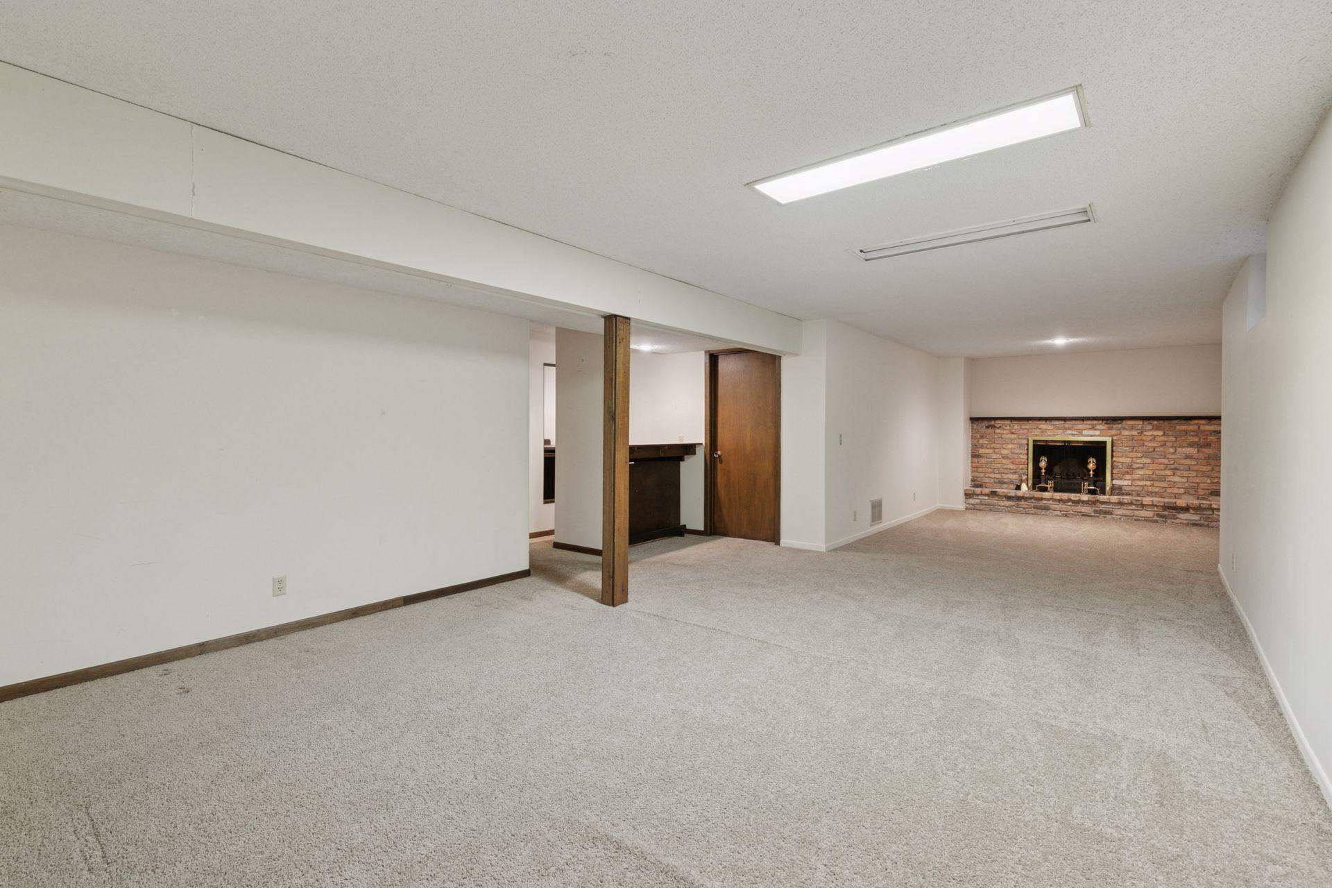 2700 Isle Royale Court