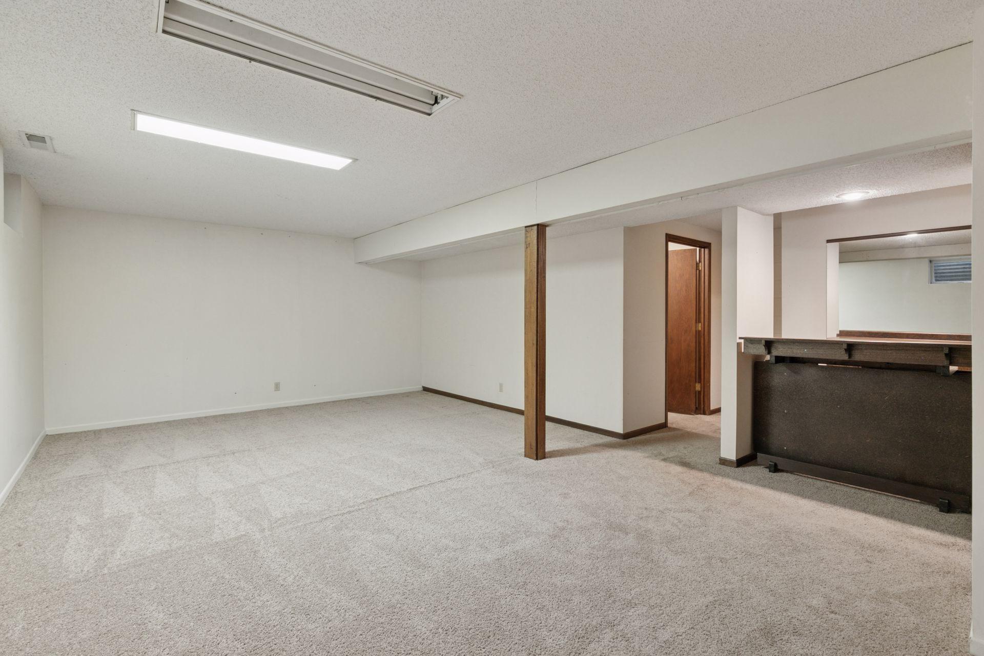 2700 Isle Royale Court