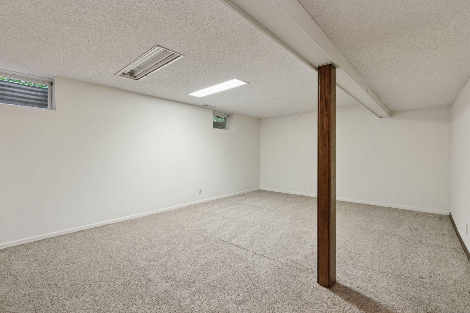 2700 Isle Royale Court
