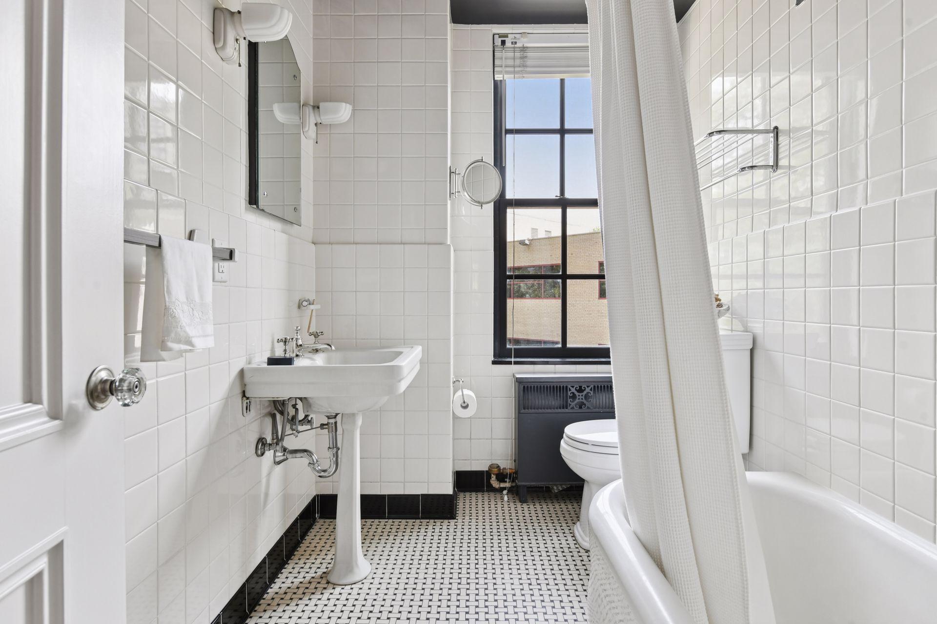 510 Groveland Avenue Unit: 204