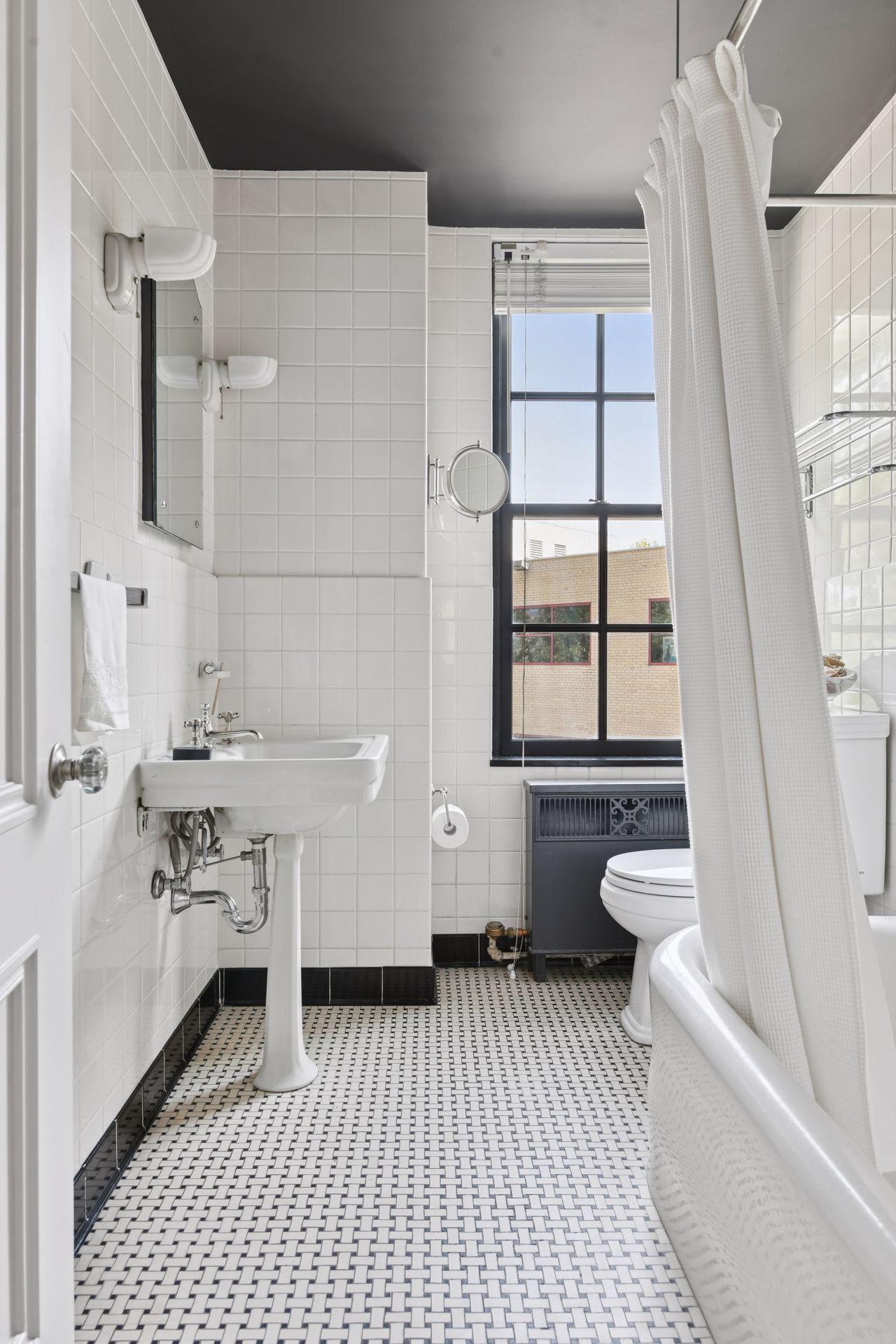 510 Groveland Avenue Unit: 204