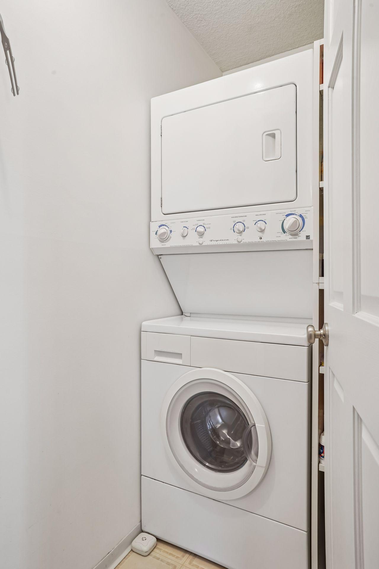 78 10th Street E Unit: 1010