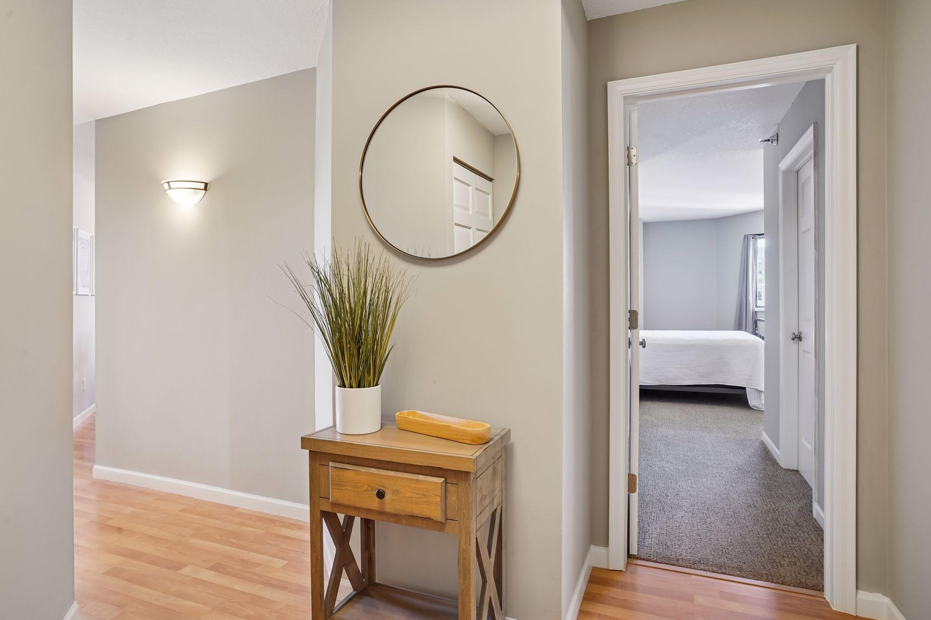 78 10th Street E Unit: 1010