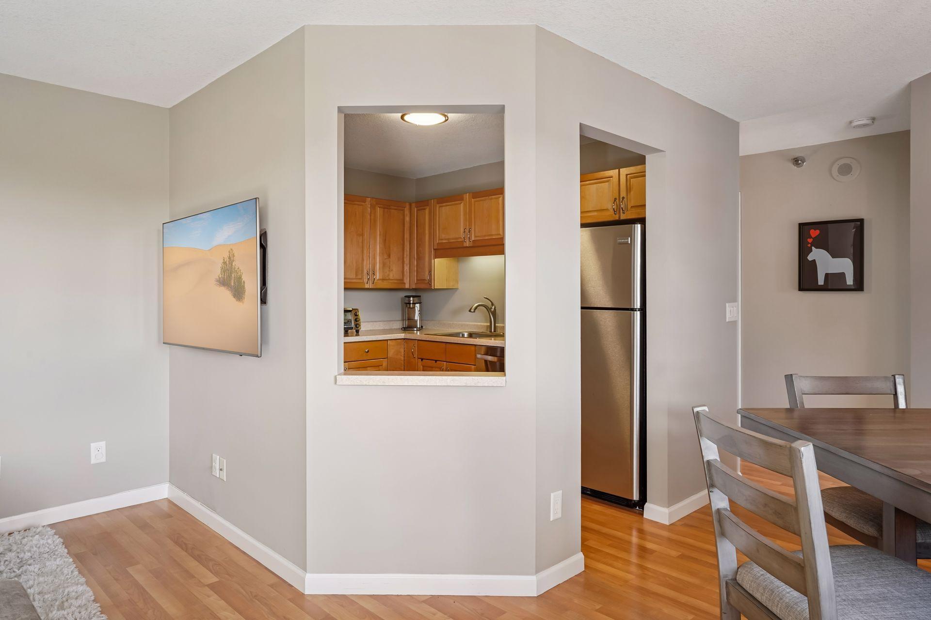 78 10th Street E Unit: 1010