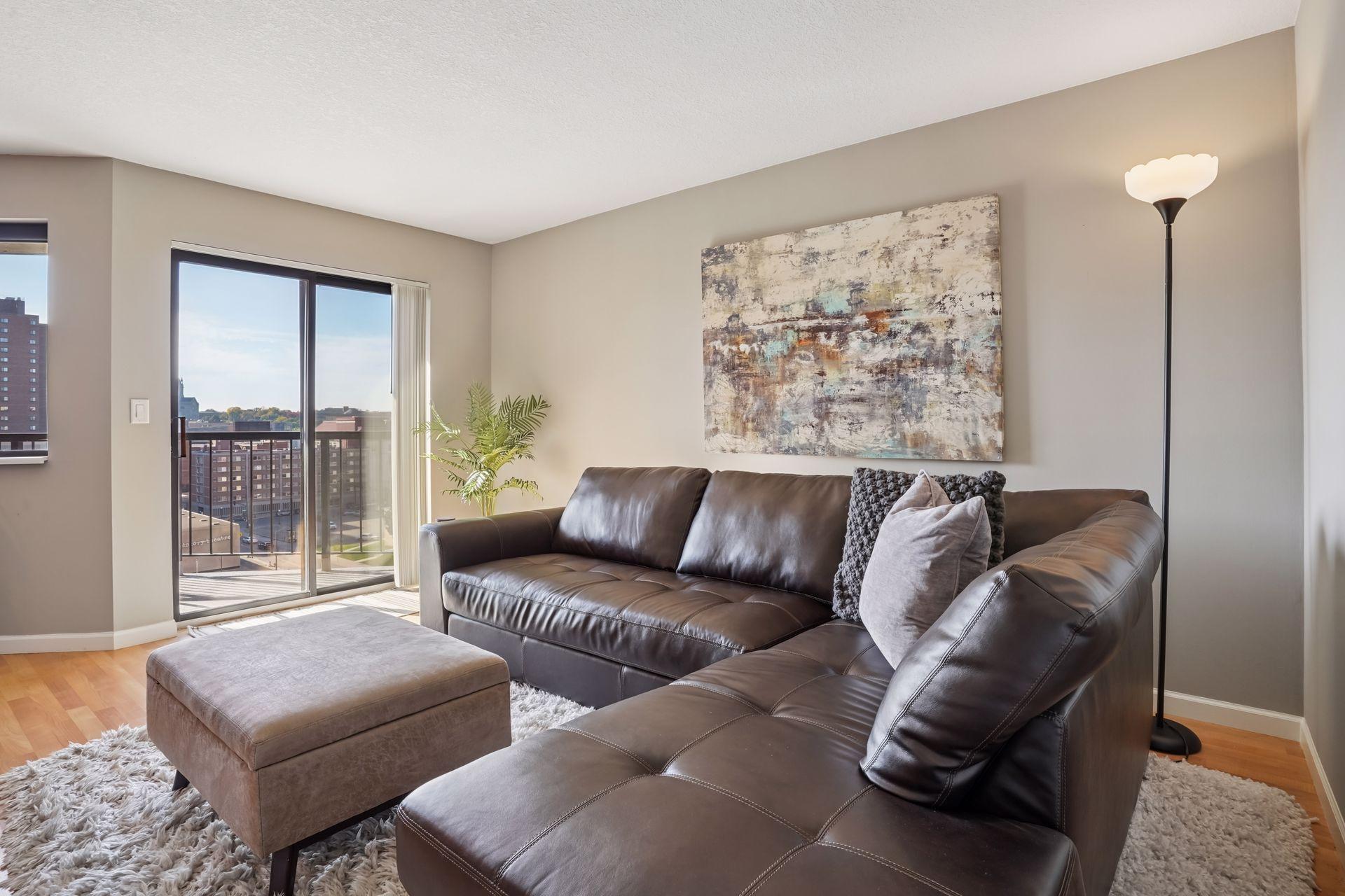 78 10th Street E Unit: 1010