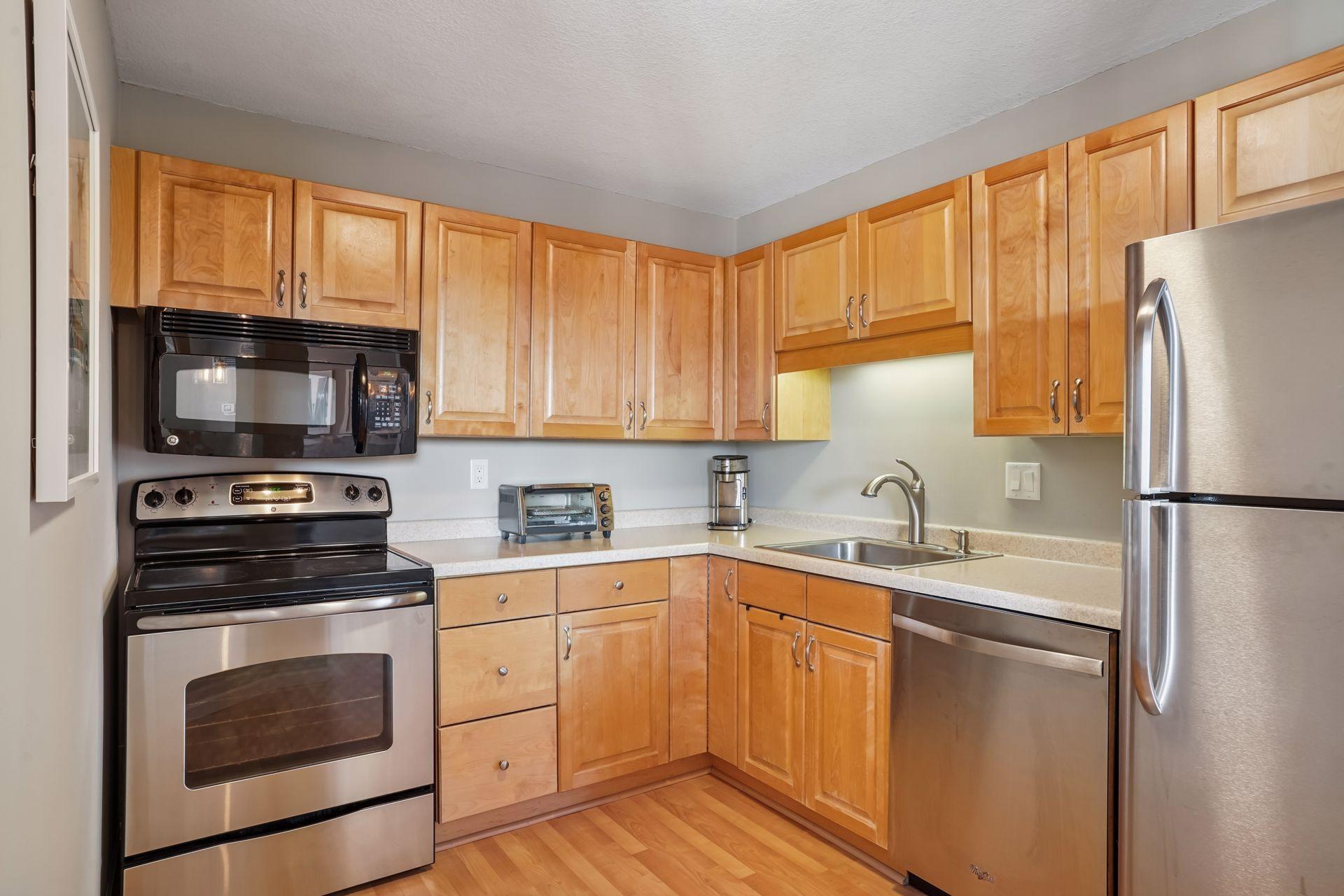 78 10th Street E Unit: 1010