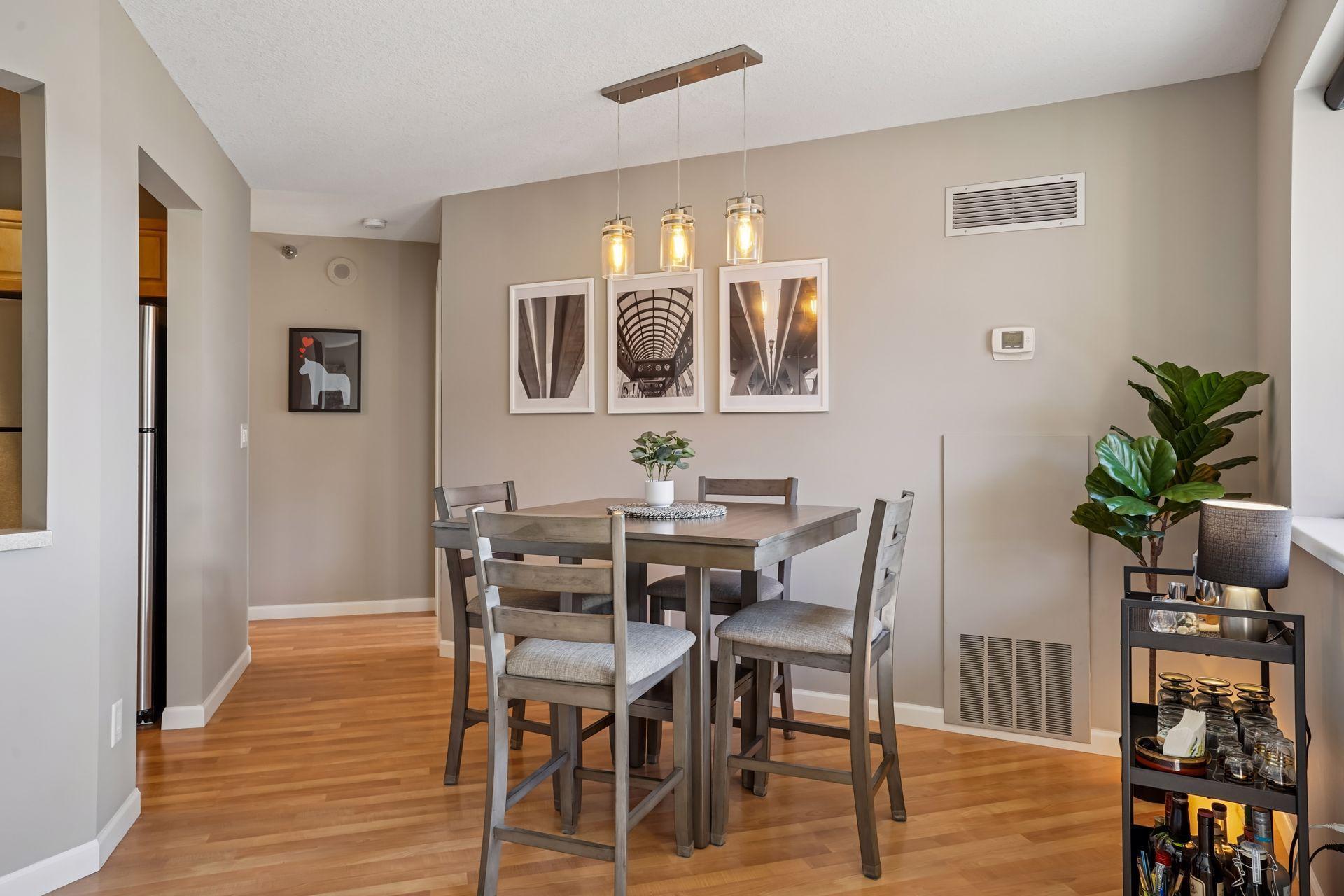 78 10th Street E Unit: 1010